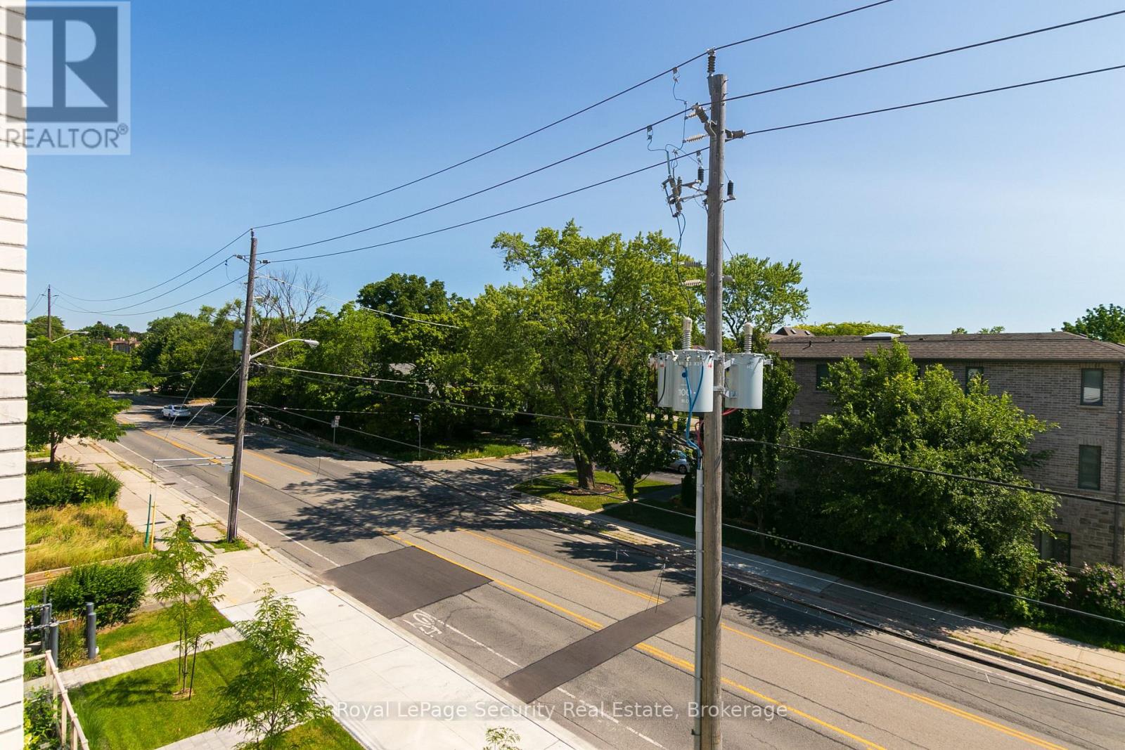 #301 722 MARLEE AVENUE - 36