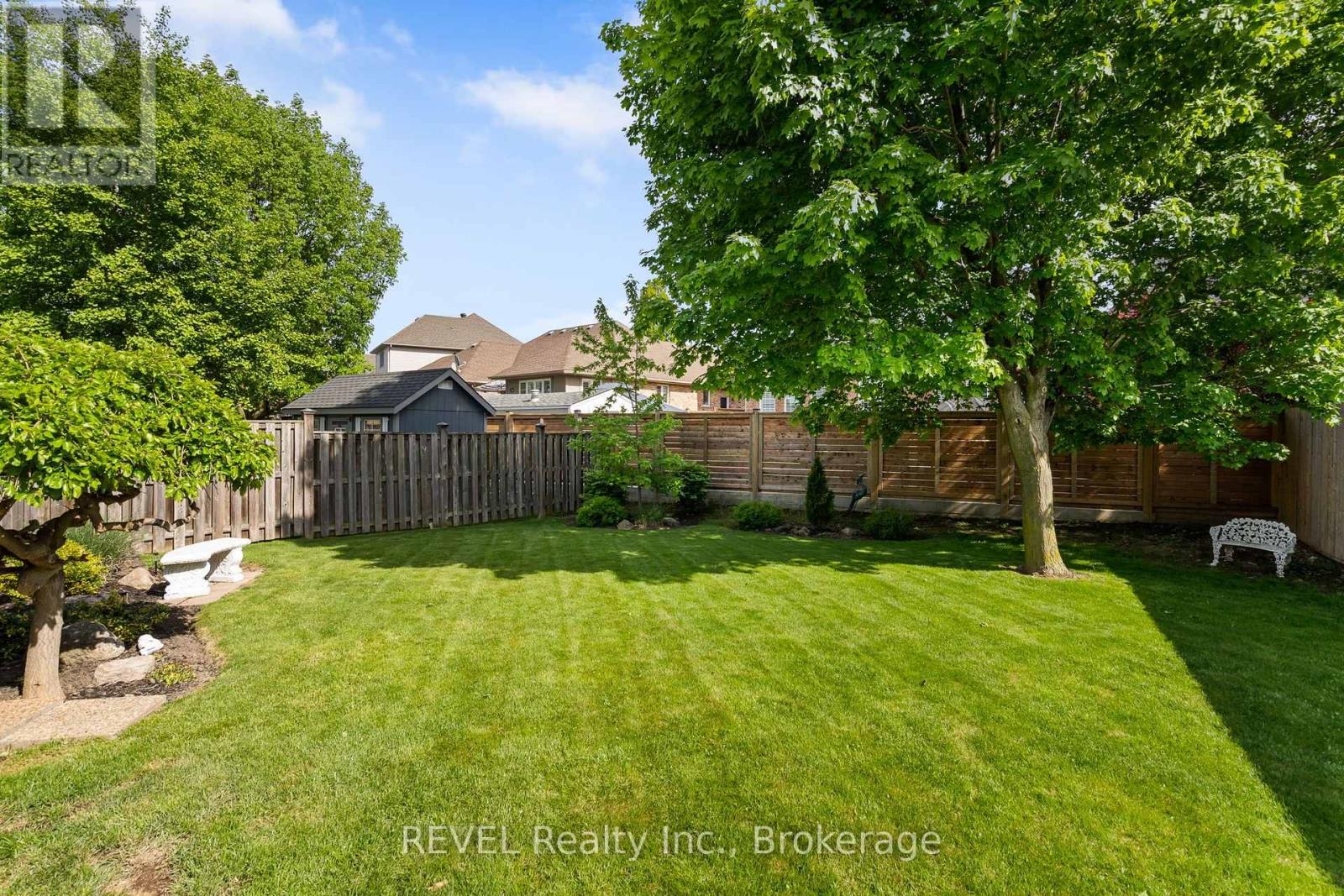 16 MARACAY WAY - 33