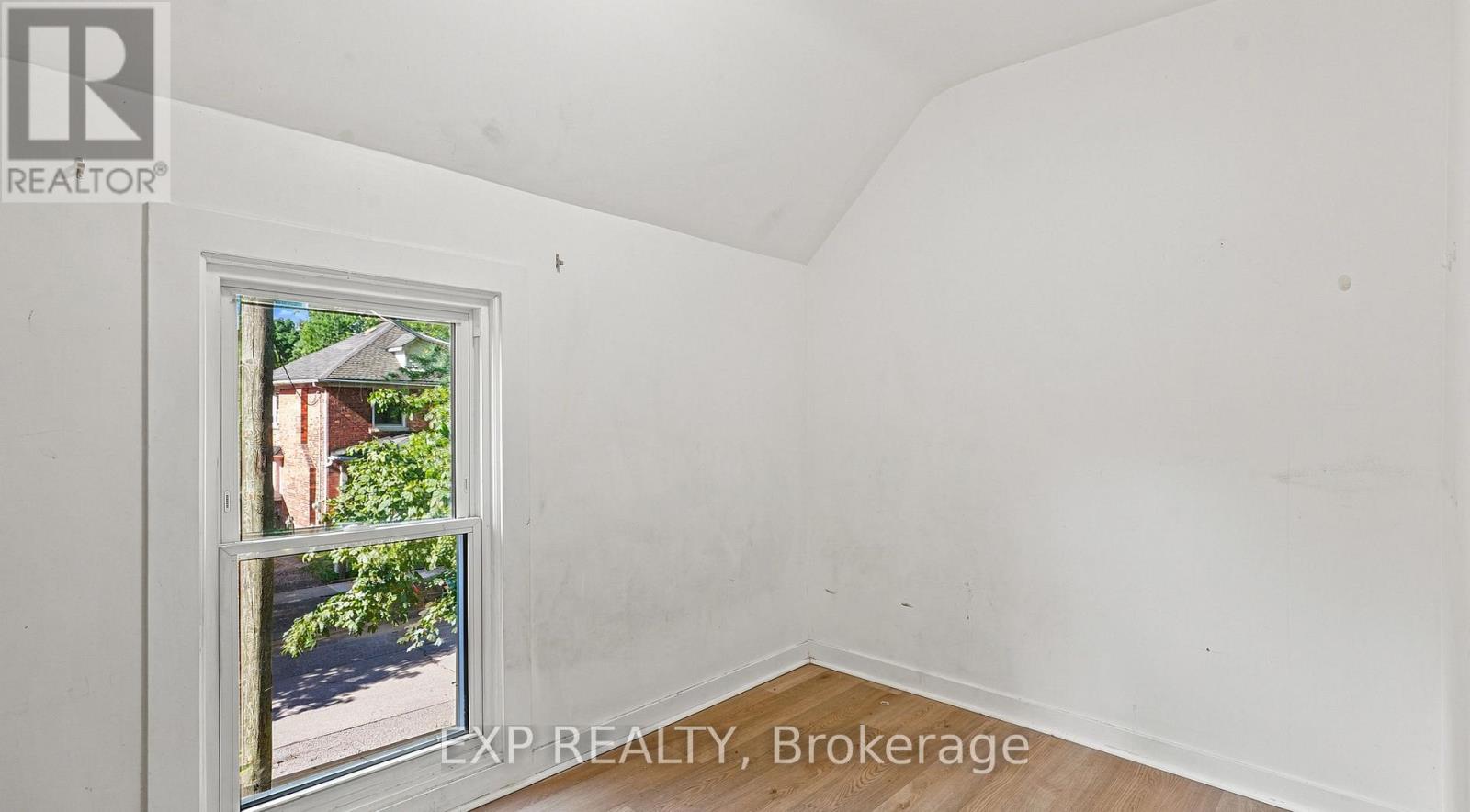 20 HENRY STREET - 36