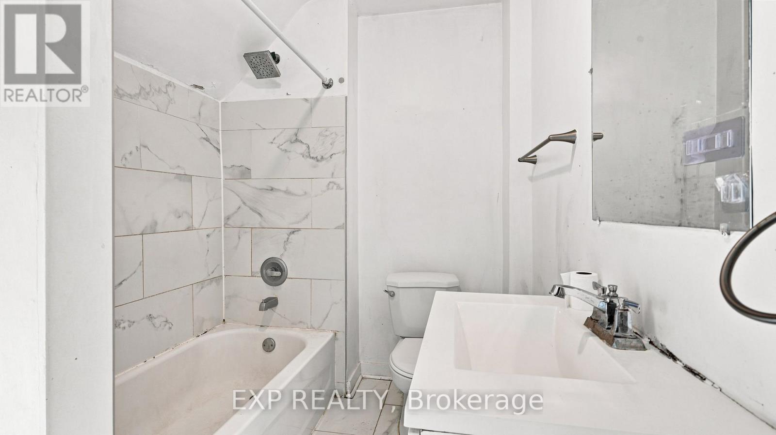 20 HENRY STREET - 33