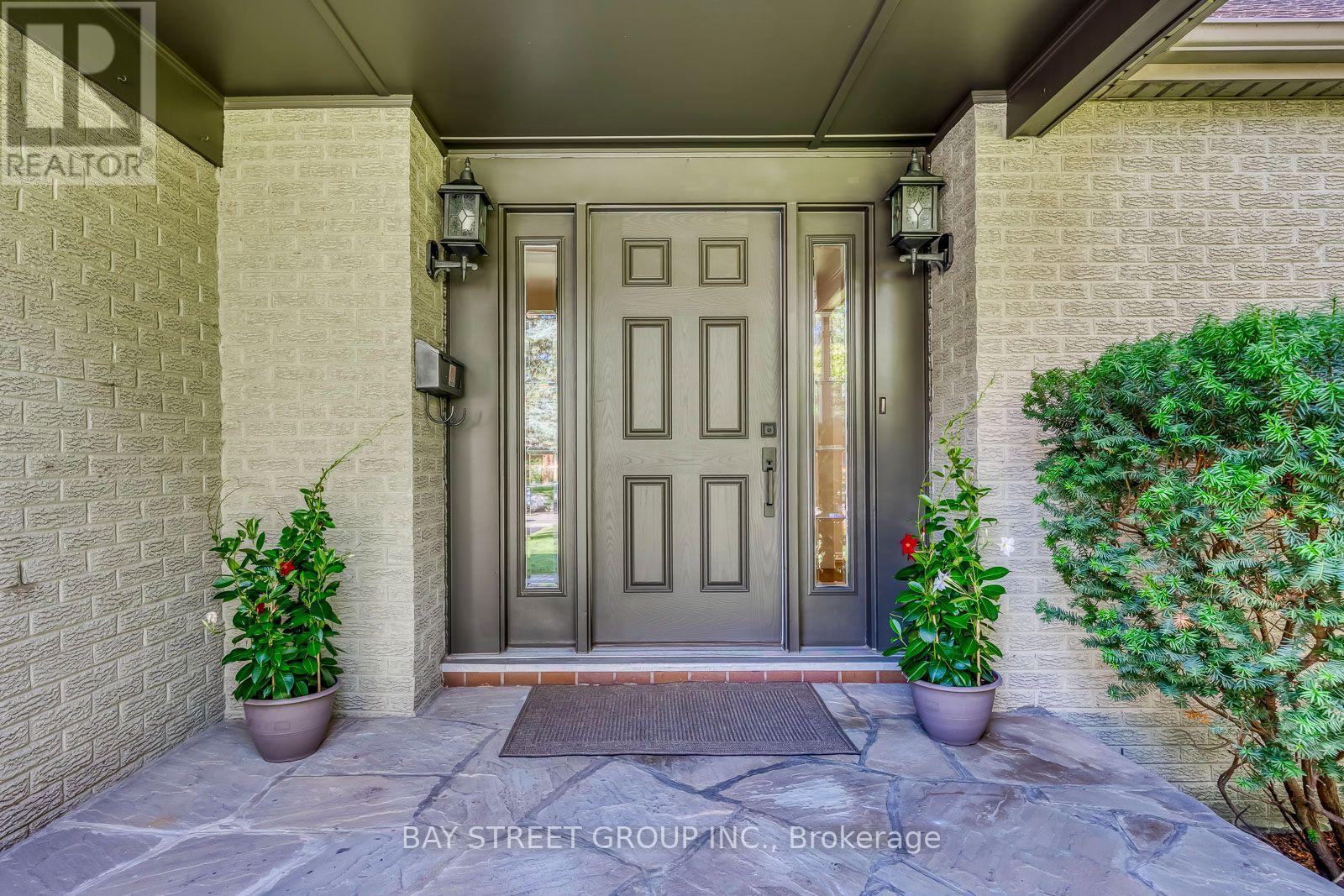 2234 BENNINGTON GATE - 12