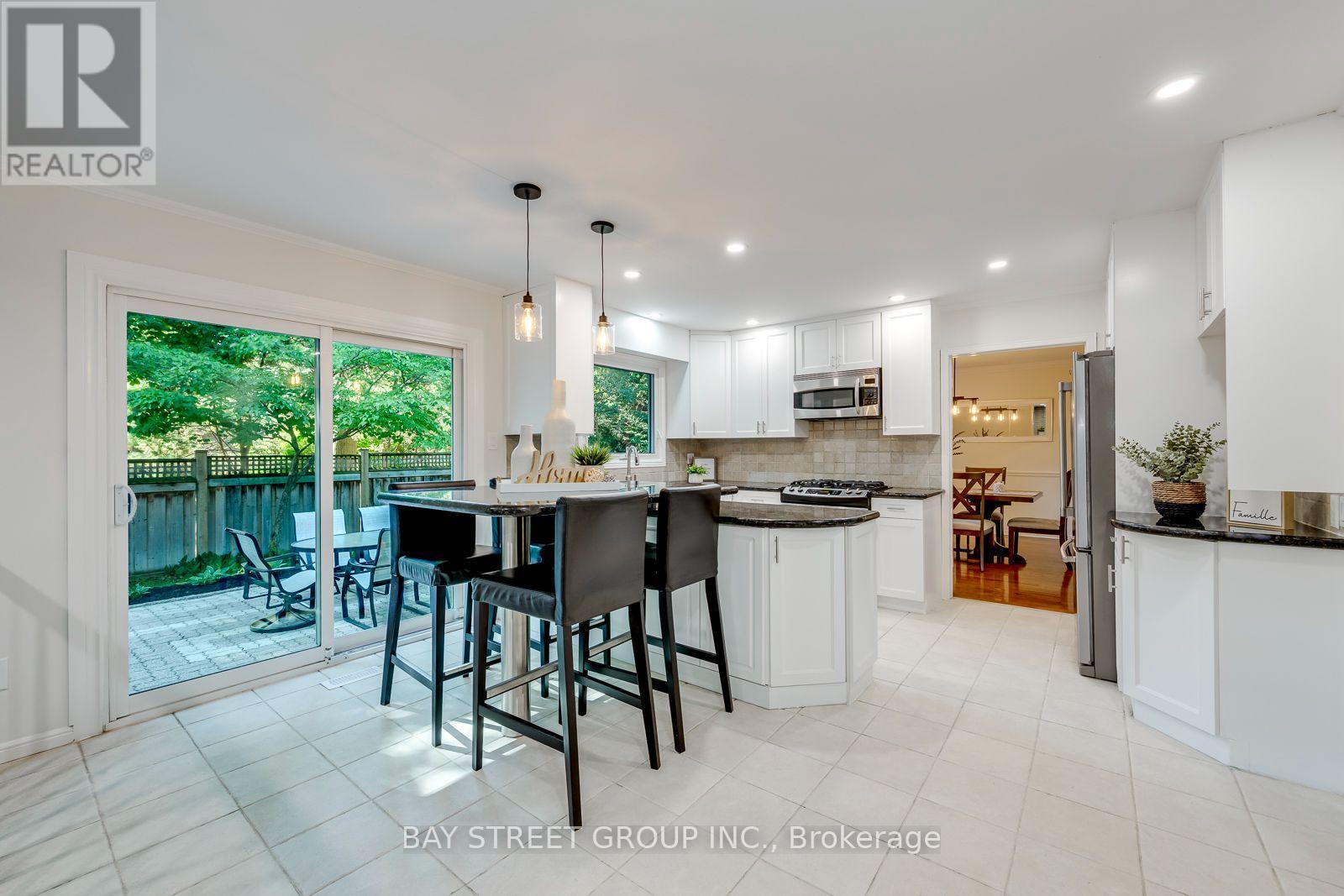 2234 BENNINGTON GATE - 22