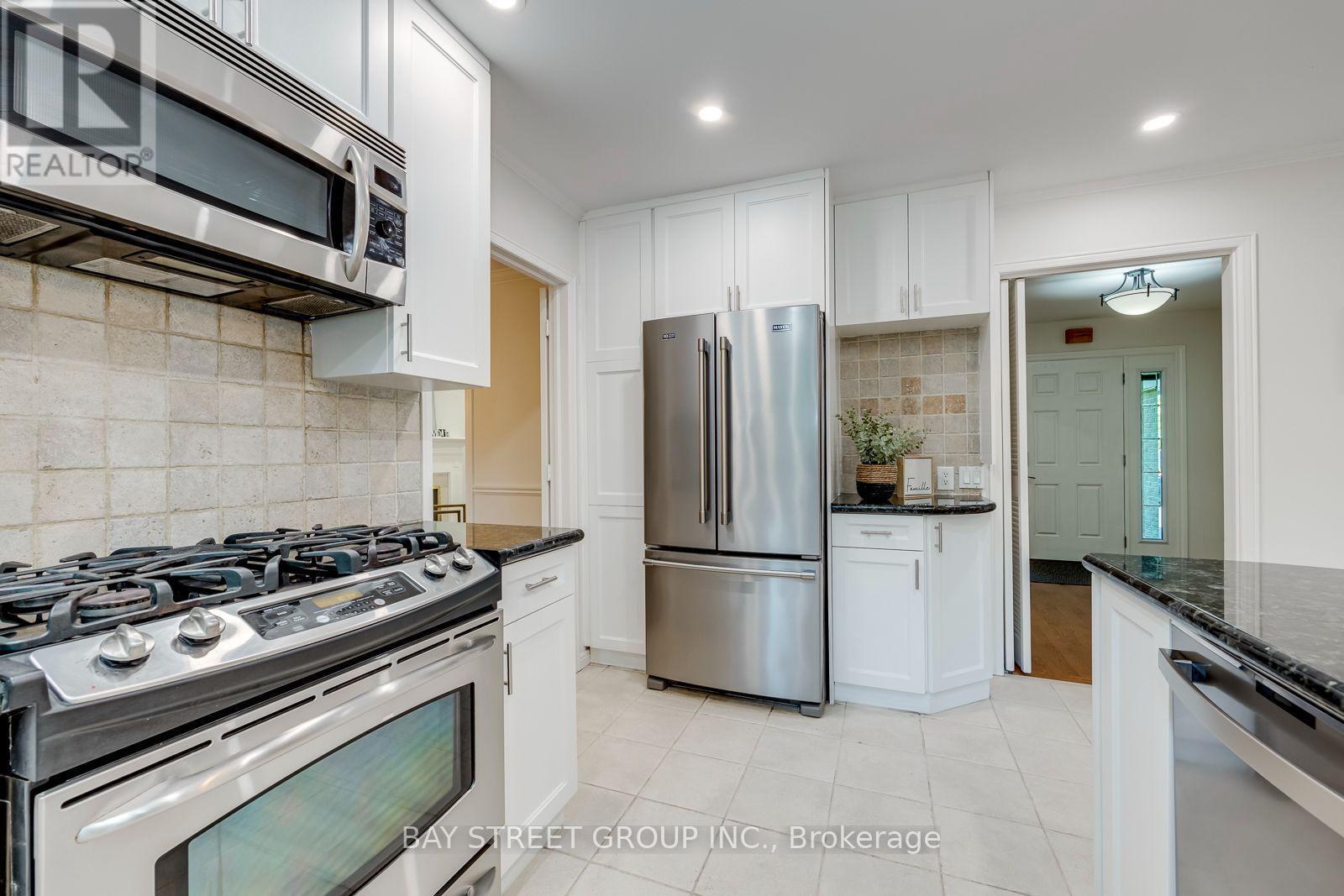 2234 BENNINGTON GATE - 25