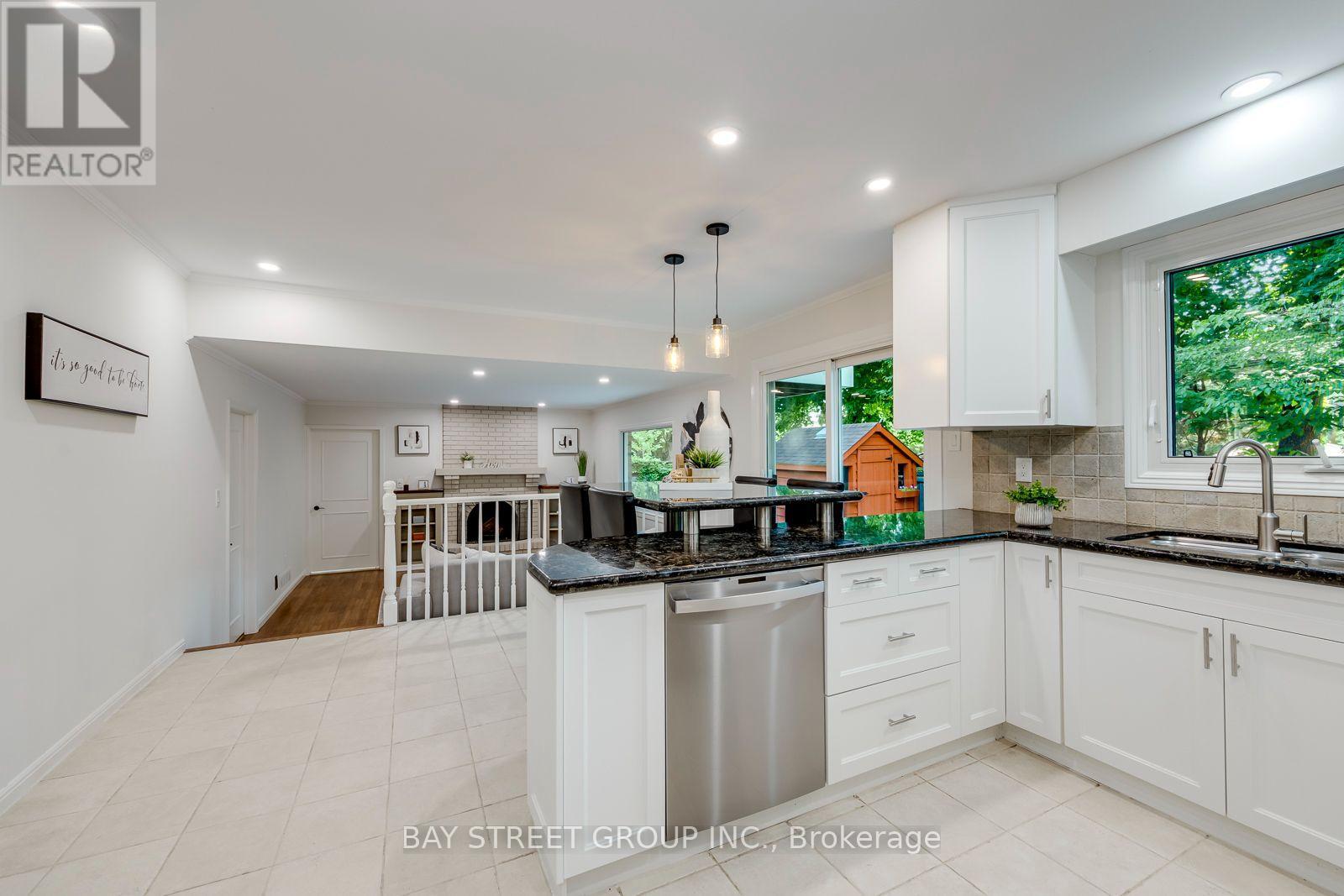 2234 BENNINGTON GATE - 26