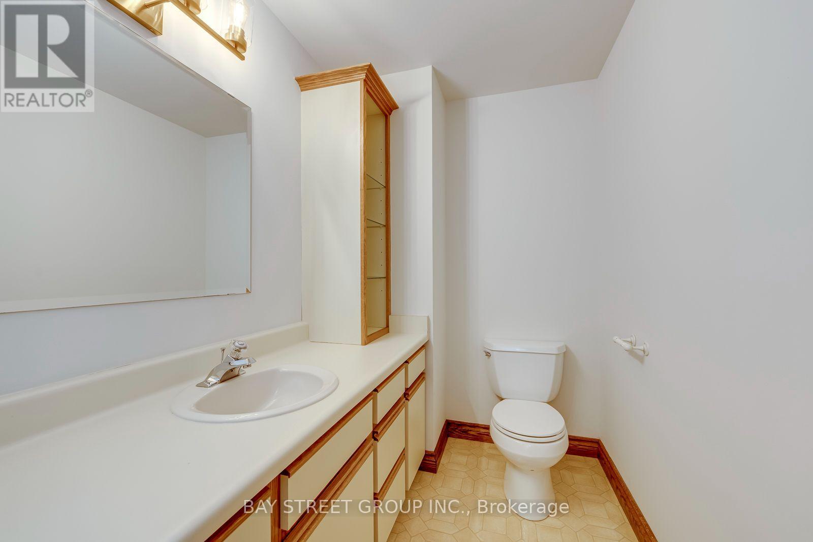 2234 BENNINGTON GATE - 44