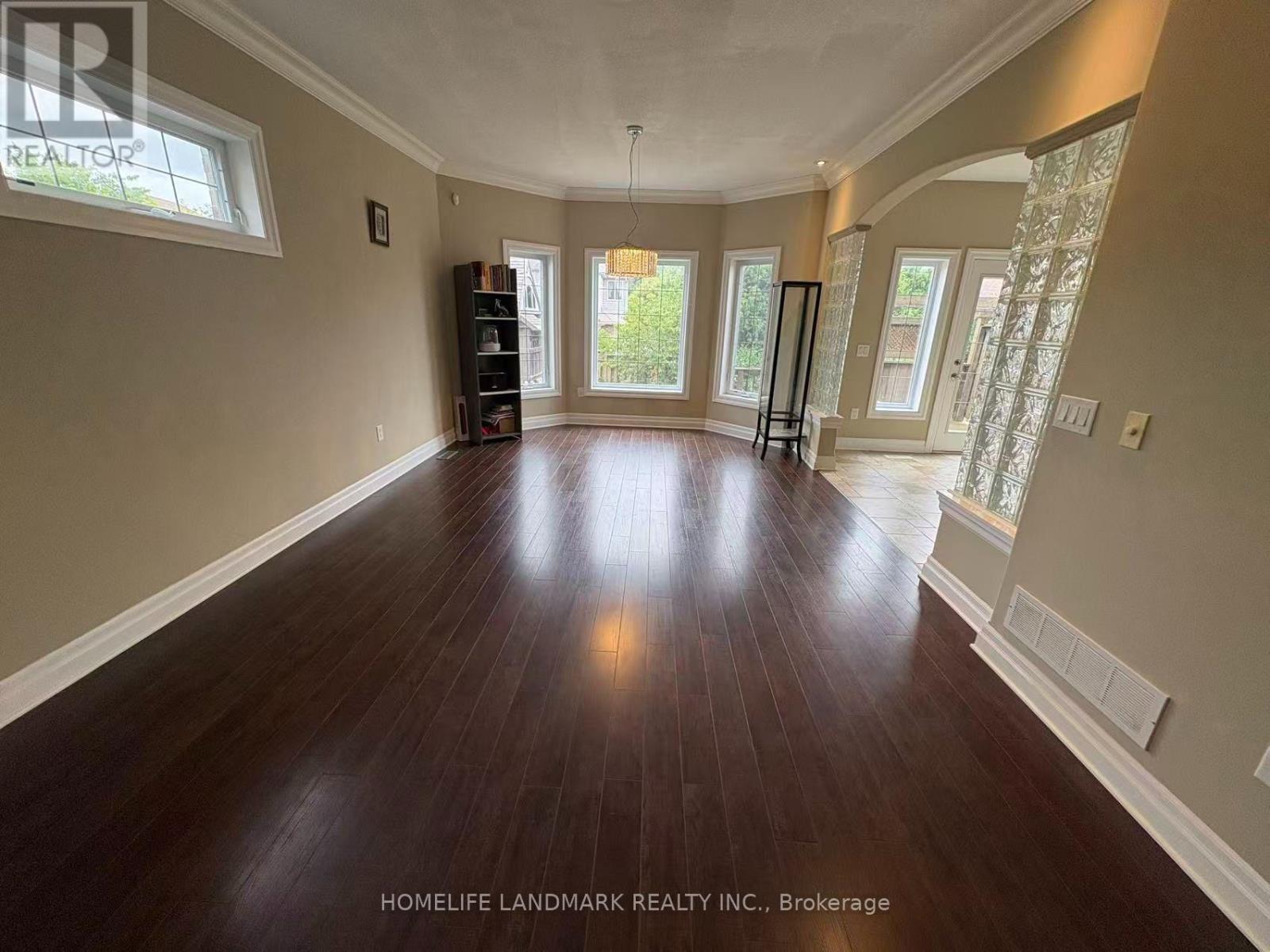 882 KETTLERIDGE STREET - Image 3