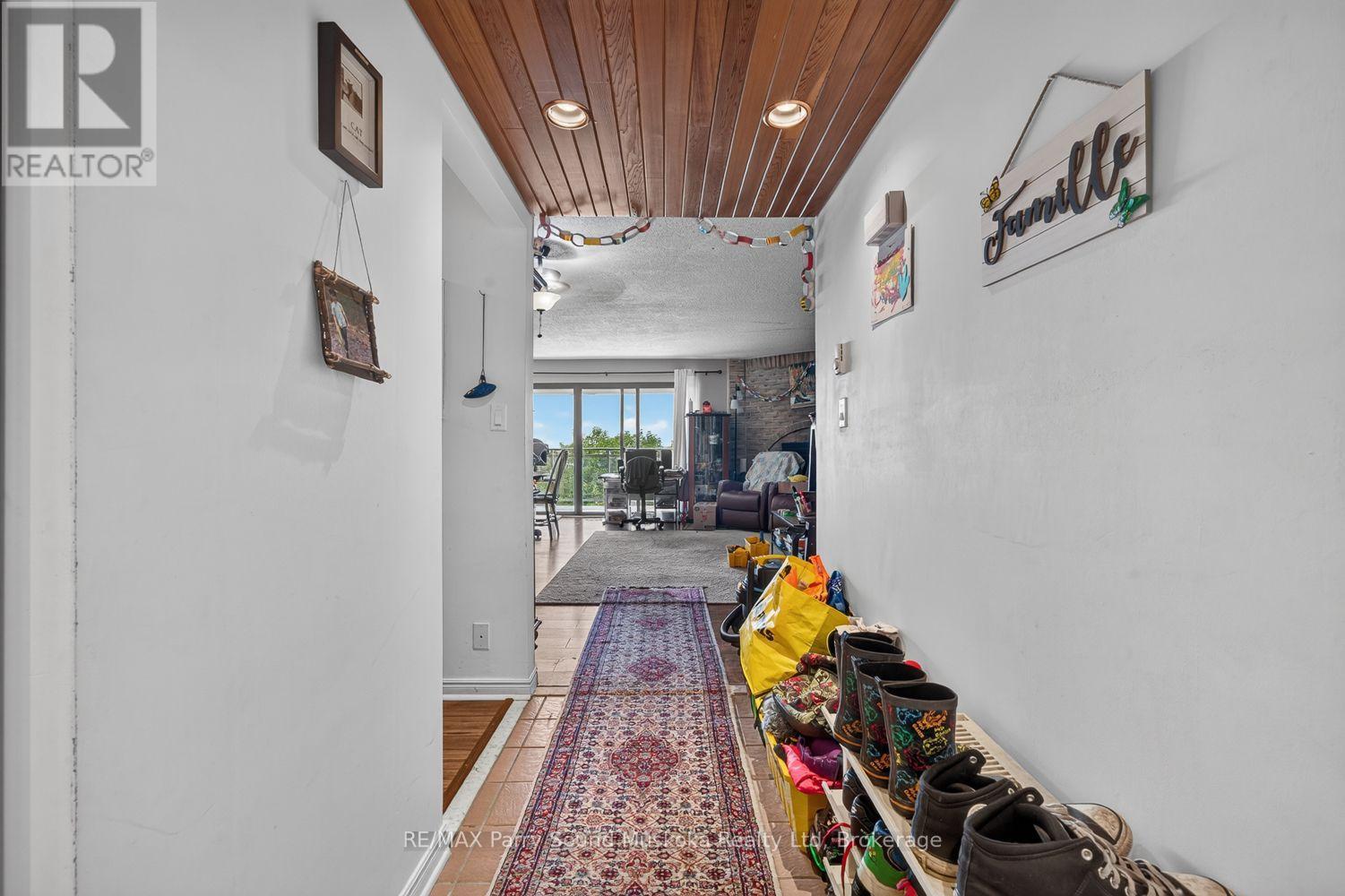 #3E 20 RYDER DRIVE - 12