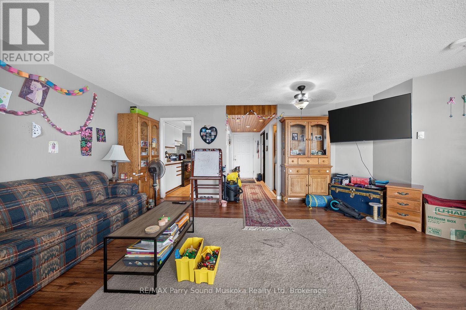 #3E 20 RYDER DRIVE - 14