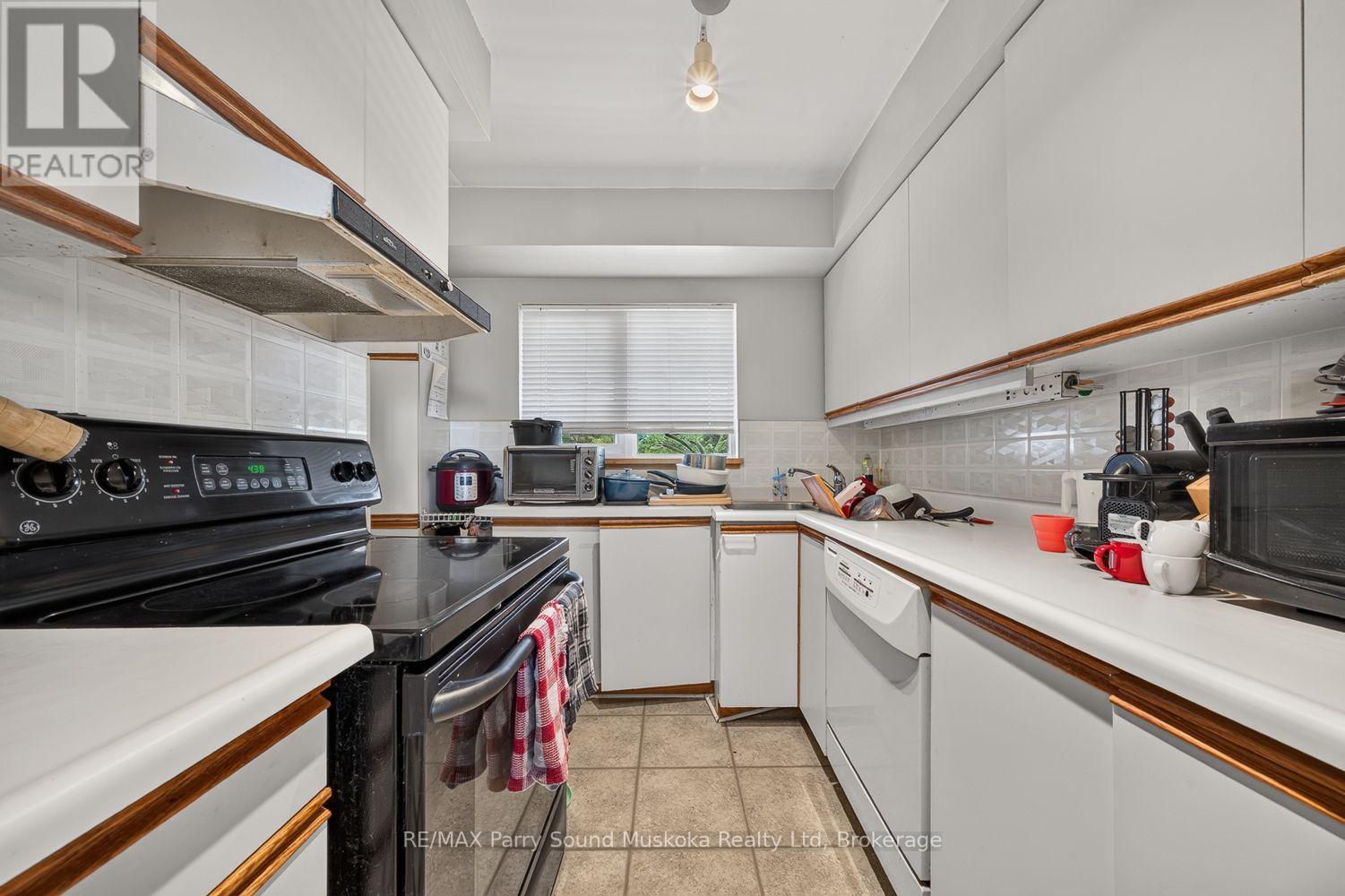 #3E 20 RYDER DRIVE - 26
