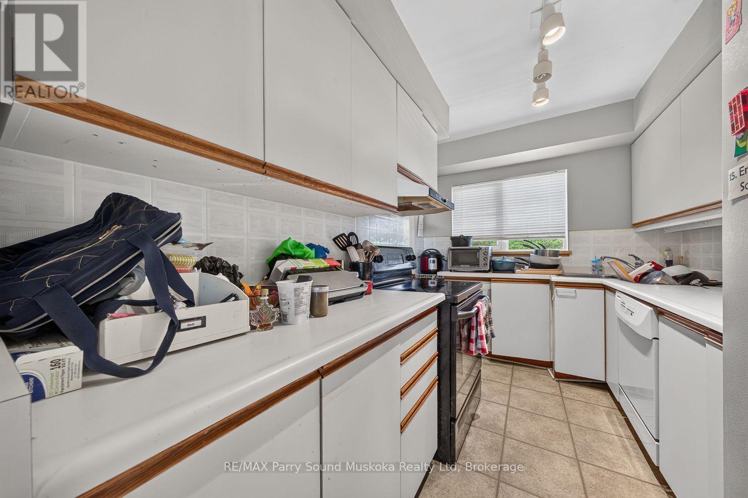 #3E 20 RYDER DRIVE - 28