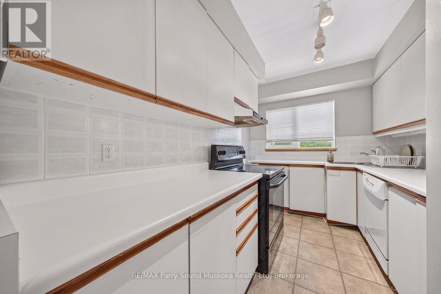 #3E 20 RYDER DRIVE - 29