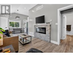 Living room - 176 Pleasant Boulevard, Georgina, ON L4P2S4 Photo 7