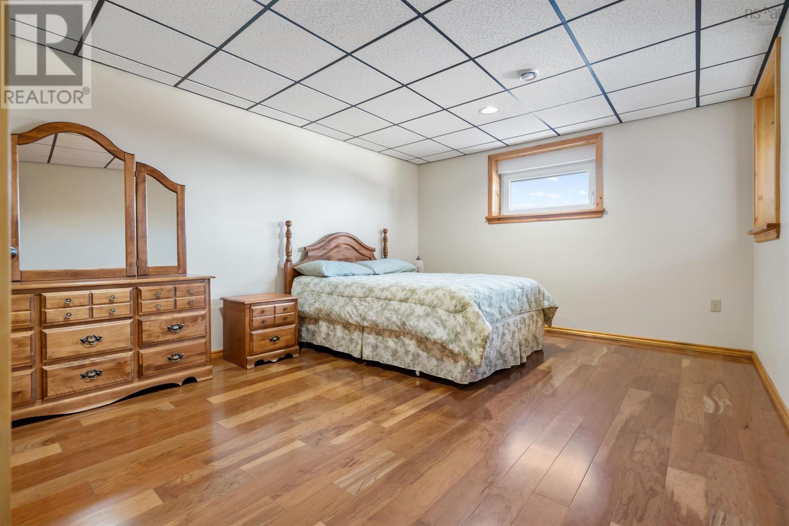 Property 43 of 49 of 6260 West Bay Road