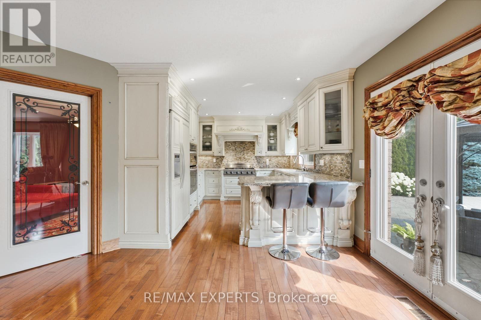 215 VELMAR DRIVE - 11