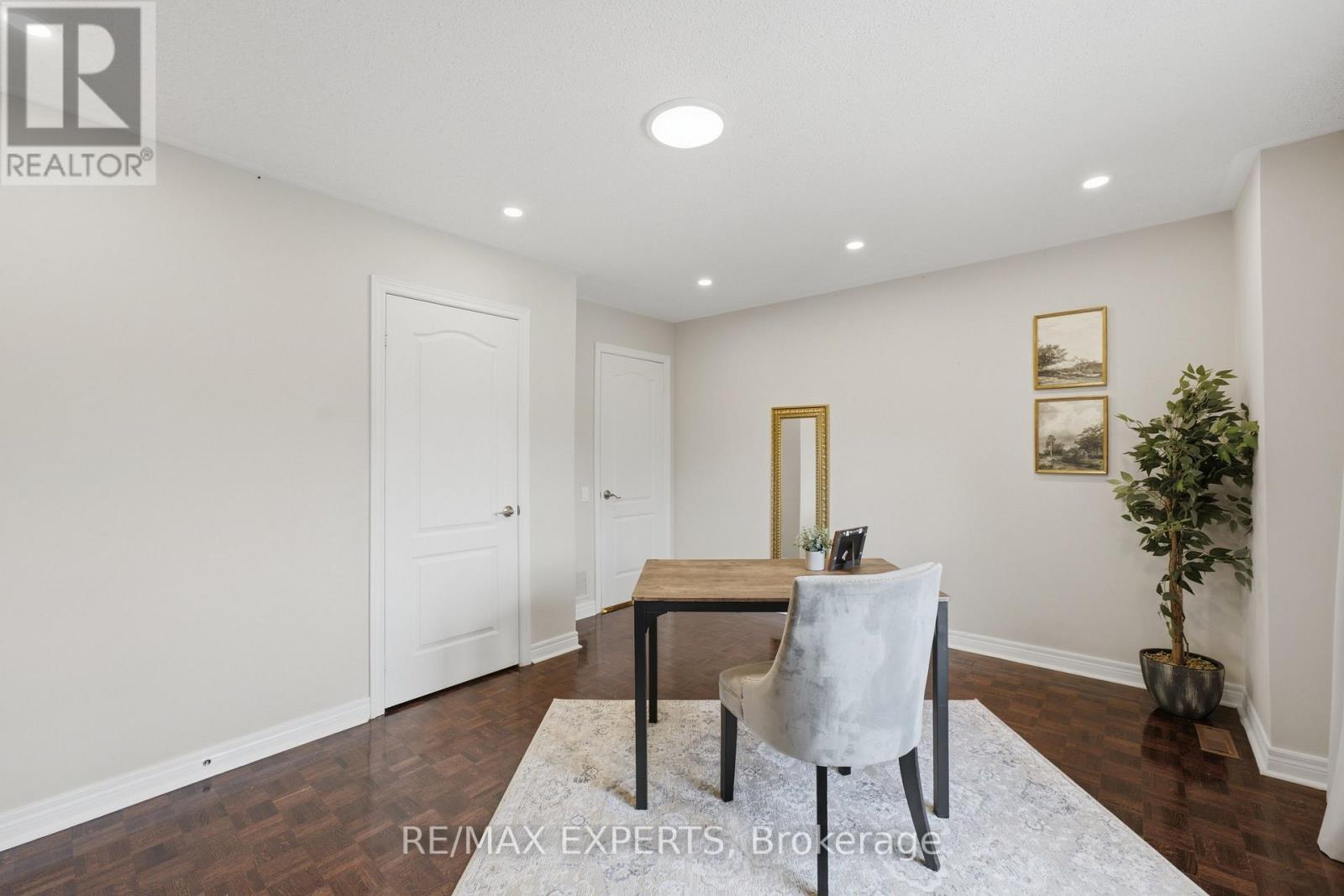 215 VELMAR DRIVE - 26