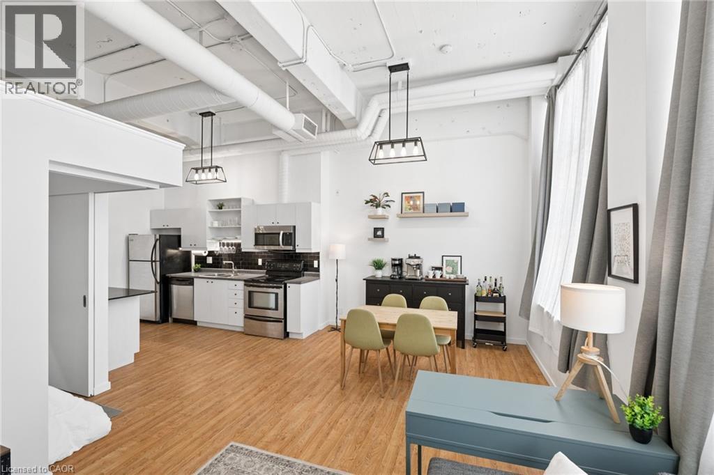 #102 410 KING Street W - 31
