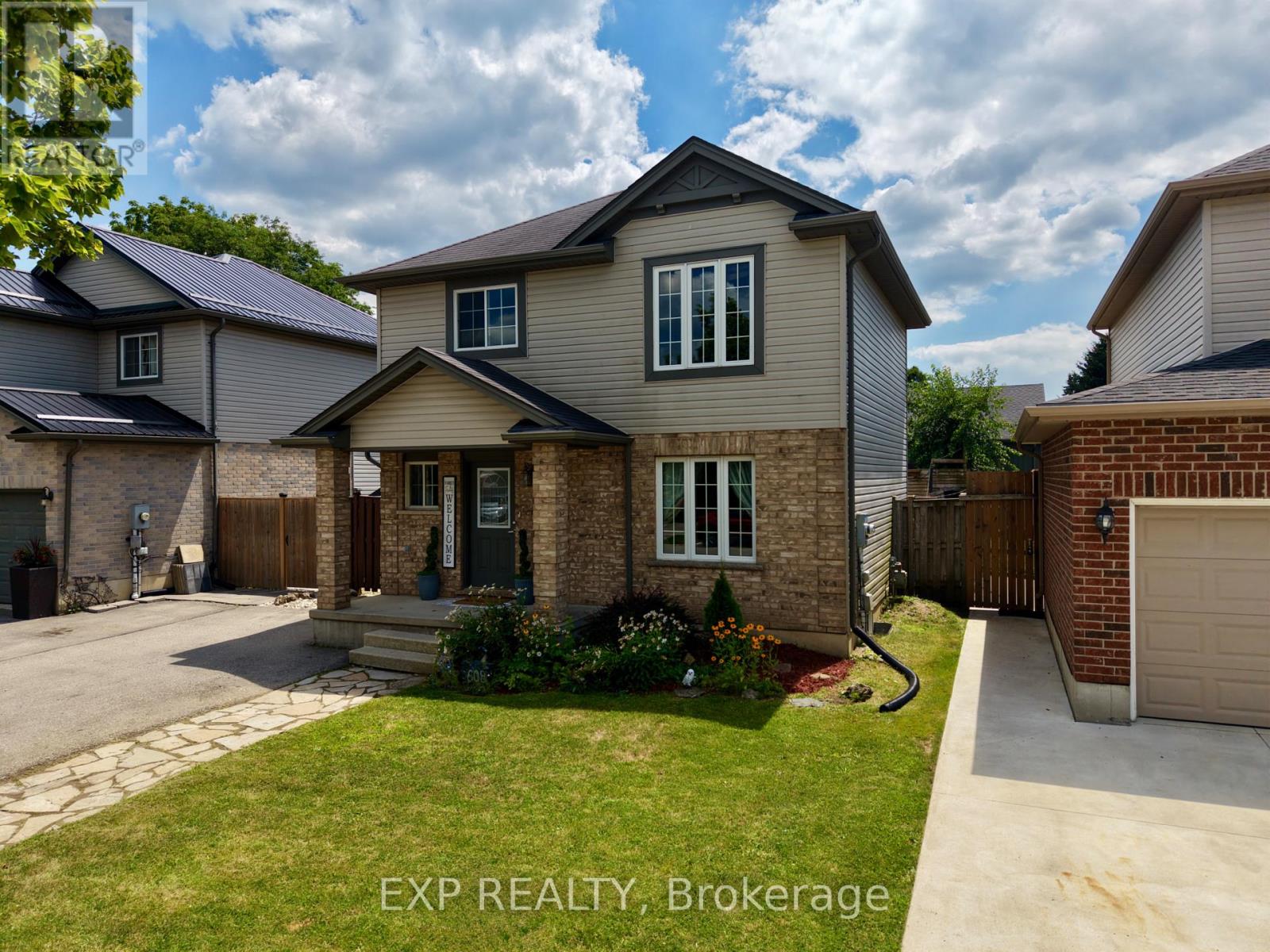 608 HIGHVIEW DRIVE - 2