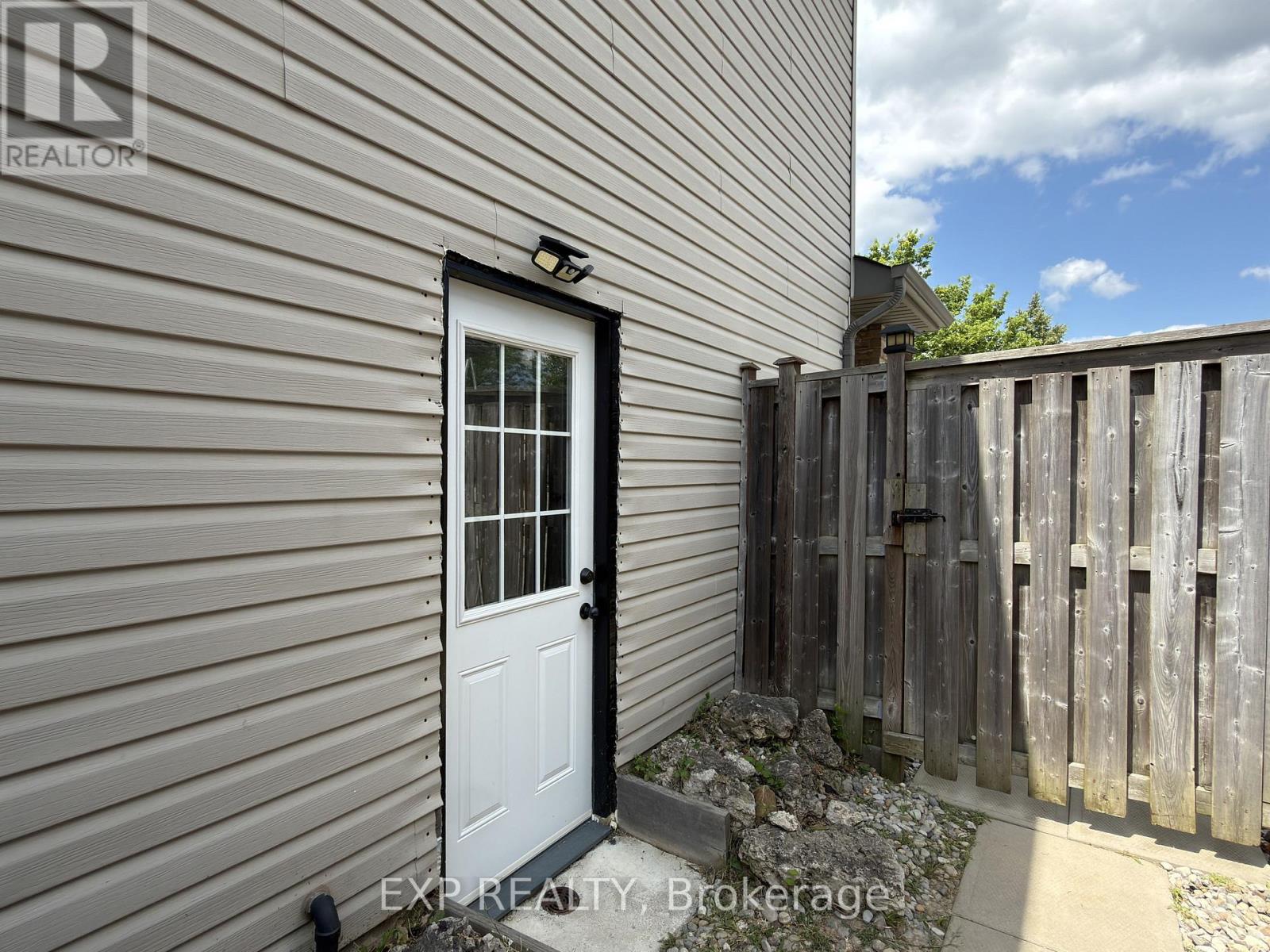 608 HIGHVIEW DRIVE - 3