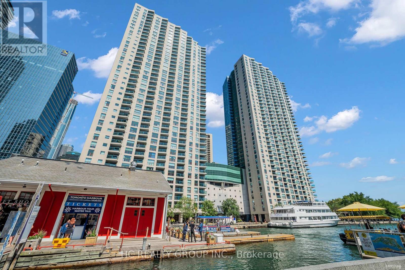 #3902 99 HARBOUR SQUARE - Image 32