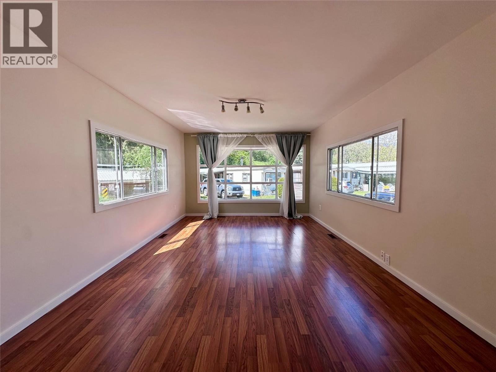 #15 1101 Columbia Avenue - 8