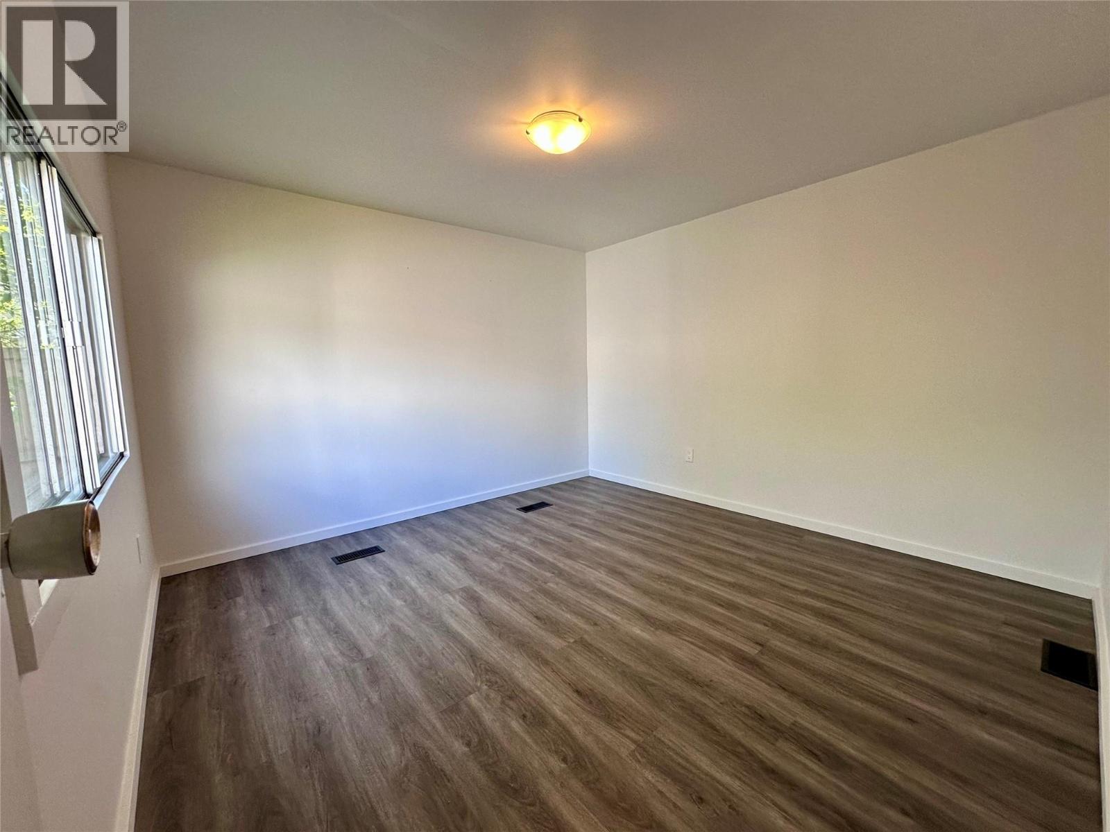#15 1101 Columbia Avenue - 16