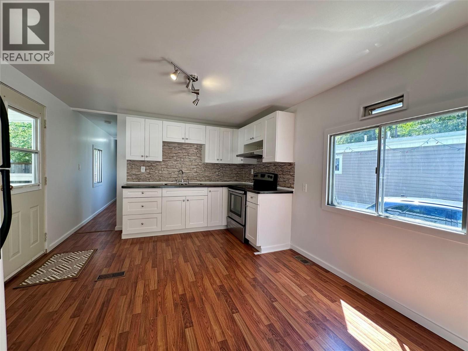 #15 1101 Columbia Avenue - 5
