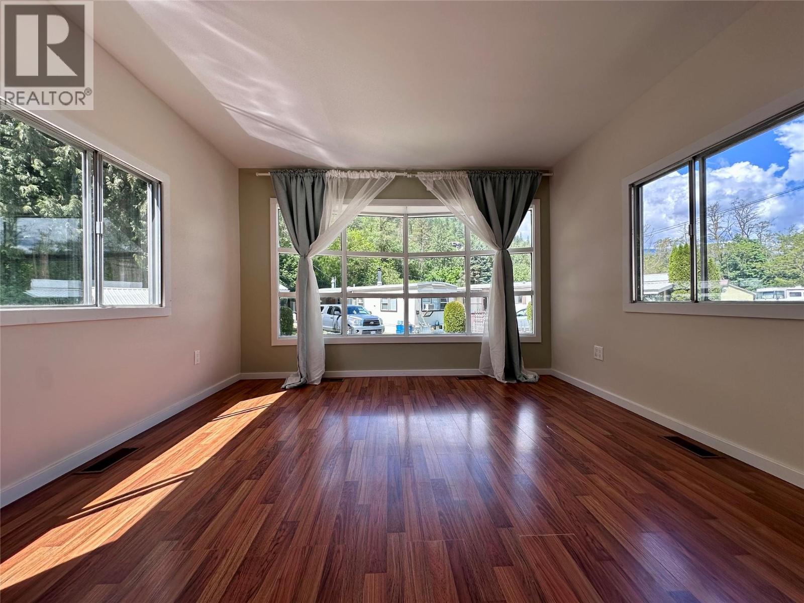 #15 1101 Columbia Avenue - 9
