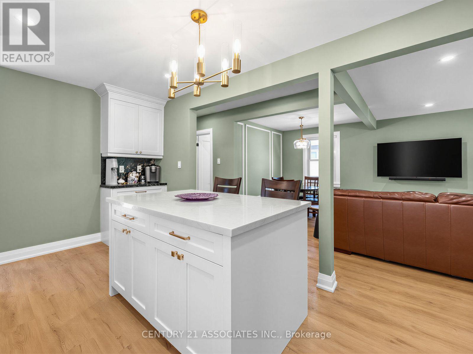 58 CENTRAL PARK BOULEVARD S - 14