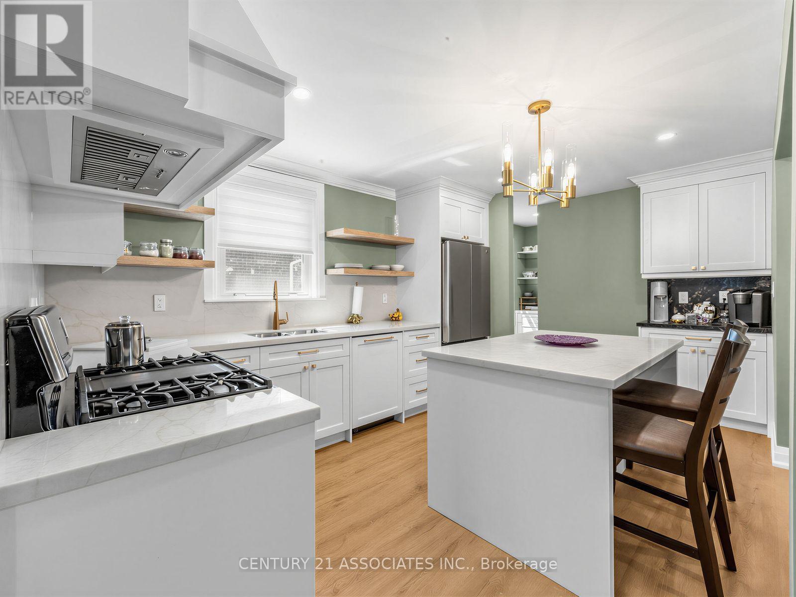 58 CENTRAL PARK BOULEVARD S - 15