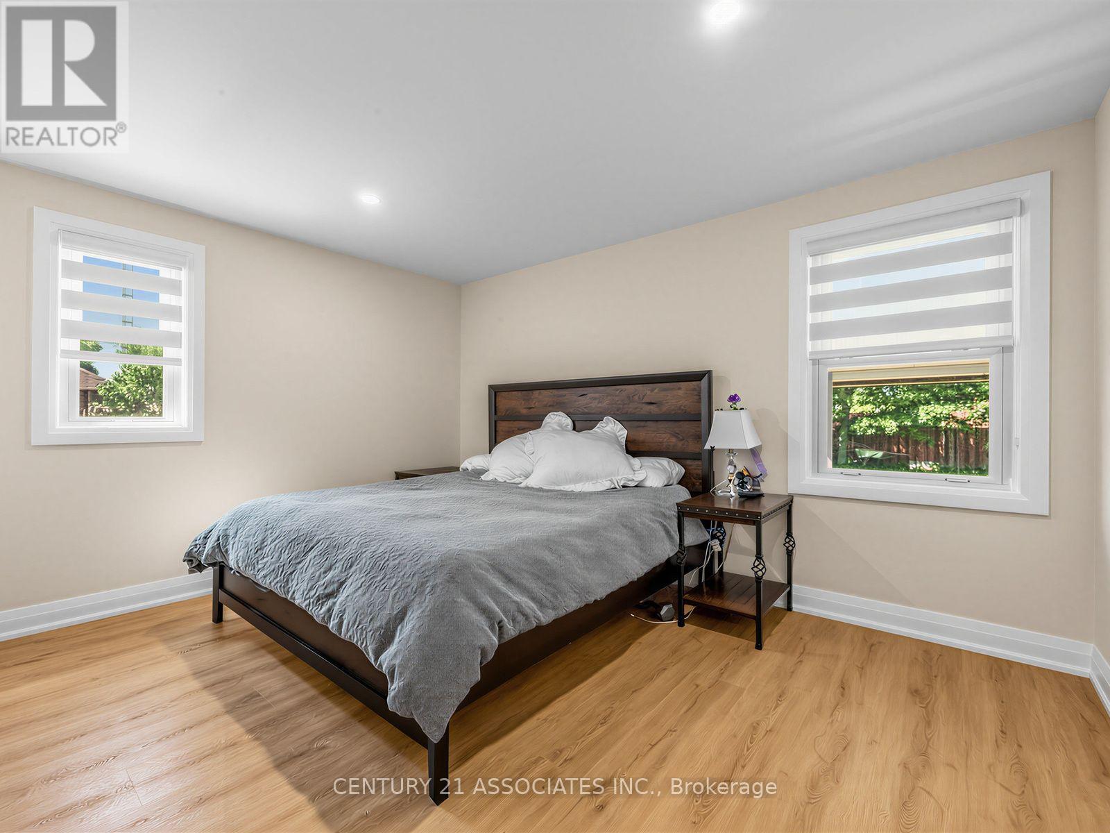 58 CENTRAL PARK BOULEVARD S - 17
