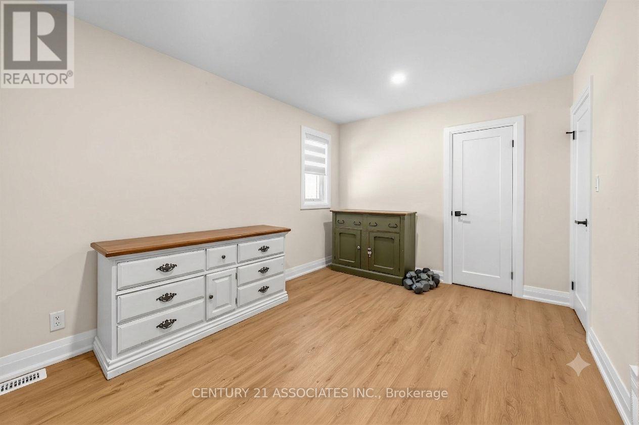58 CENTRAL PARK BOULEVARD S - 20