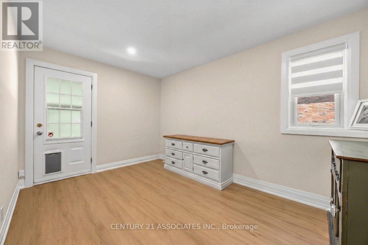 58 CENTRAL PARK BOULEVARD S - 21
