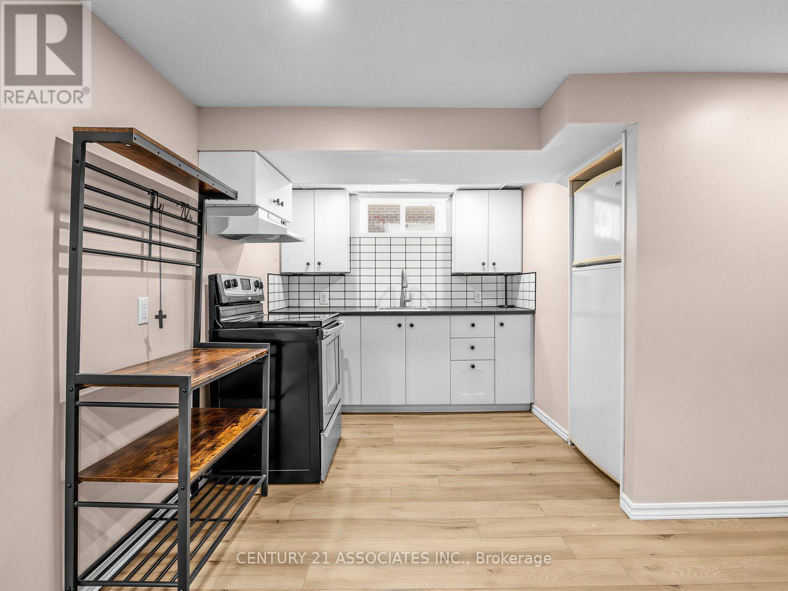 58 CENTRAL PARK BOULEVARD S - 25