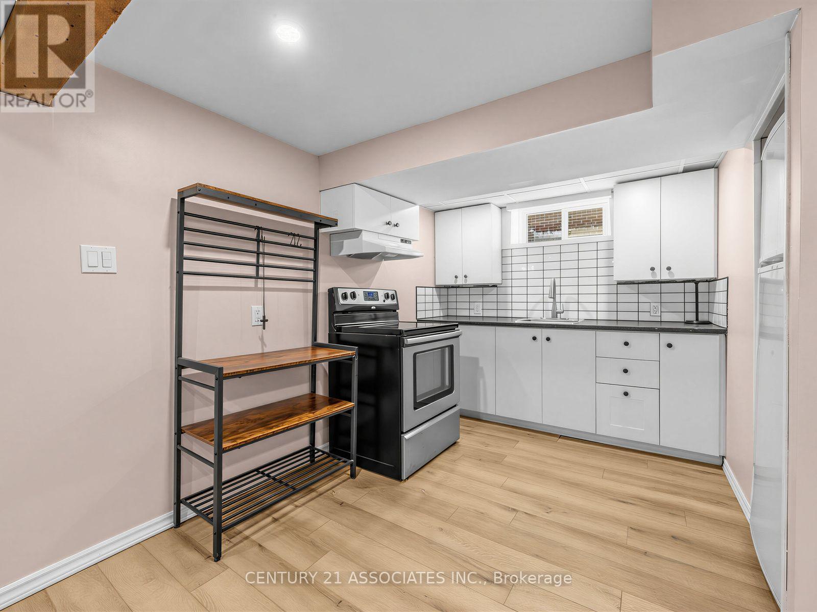 58 CENTRAL PARK BOULEVARD S - 26