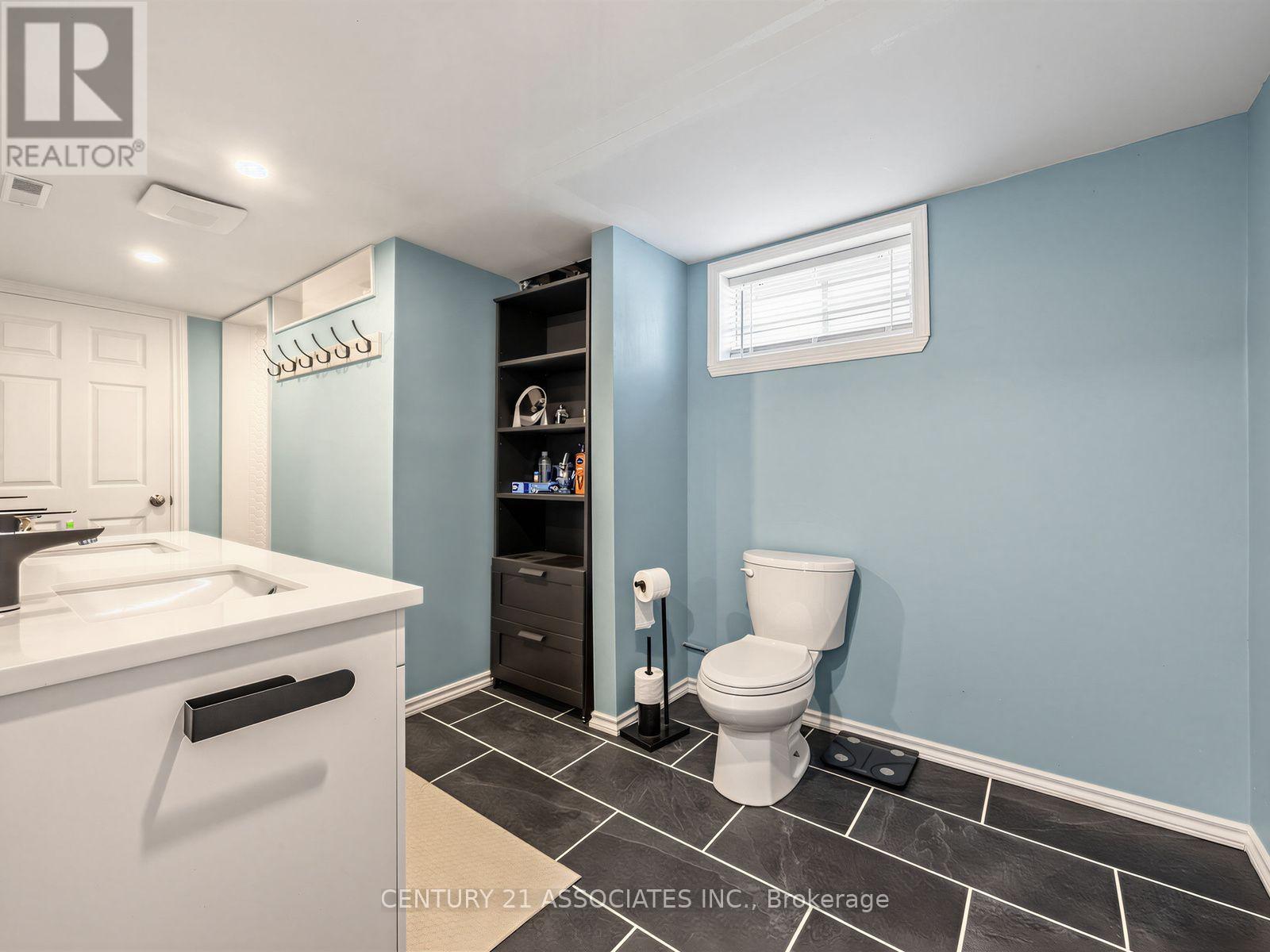 58 CENTRAL PARK BOULEVARD S - 27