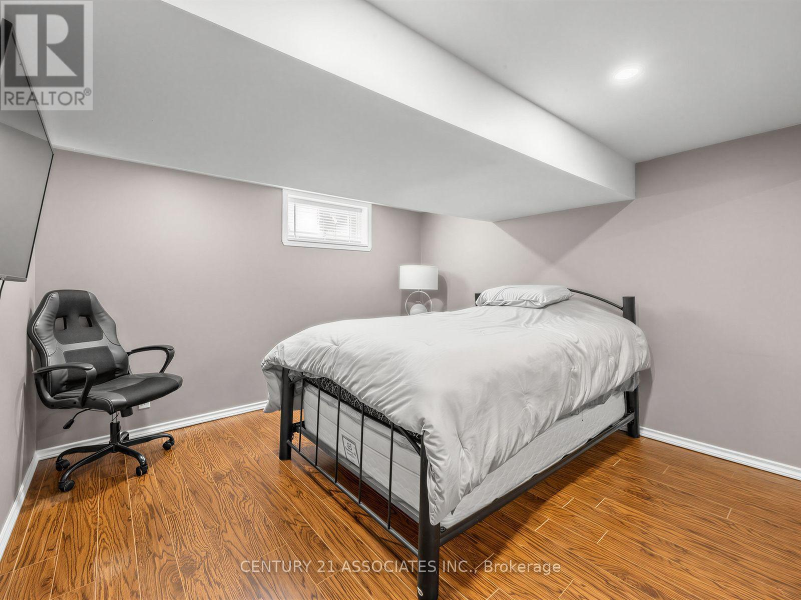 58 CENTRAL PARK BOULEVARD S - 31