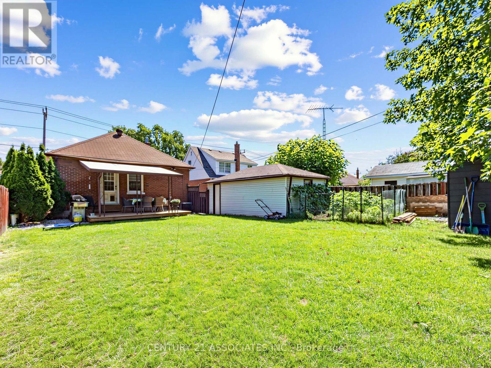 58 CENTRAL PARK BOULEVARD S - 34