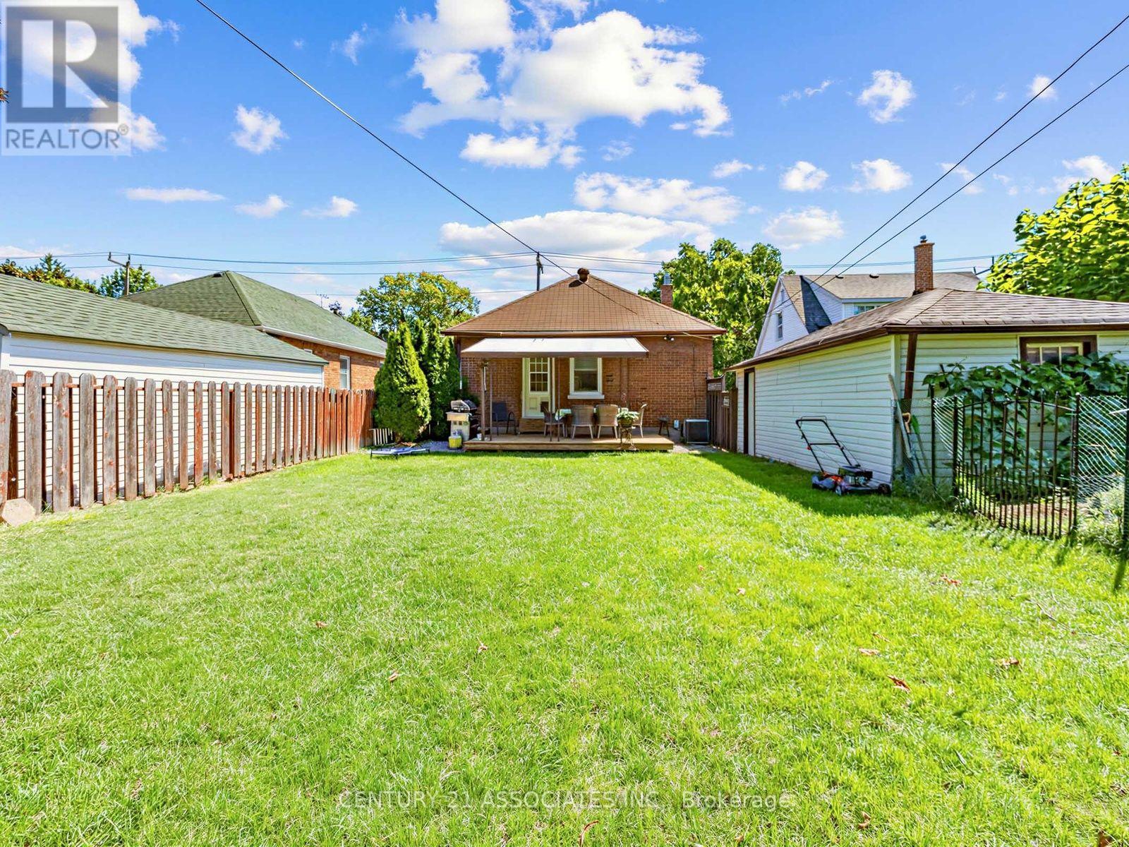 58 CENTRAL PARK BOULEVARD S - 35