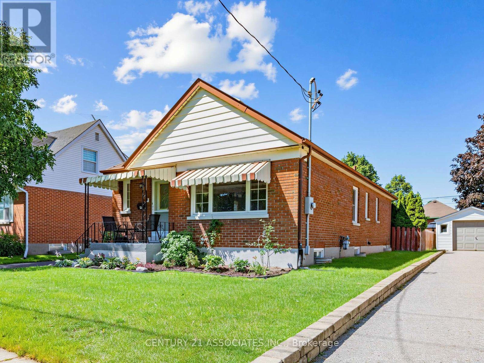 58 CENTRAL PARK BOULEVARD S - 4