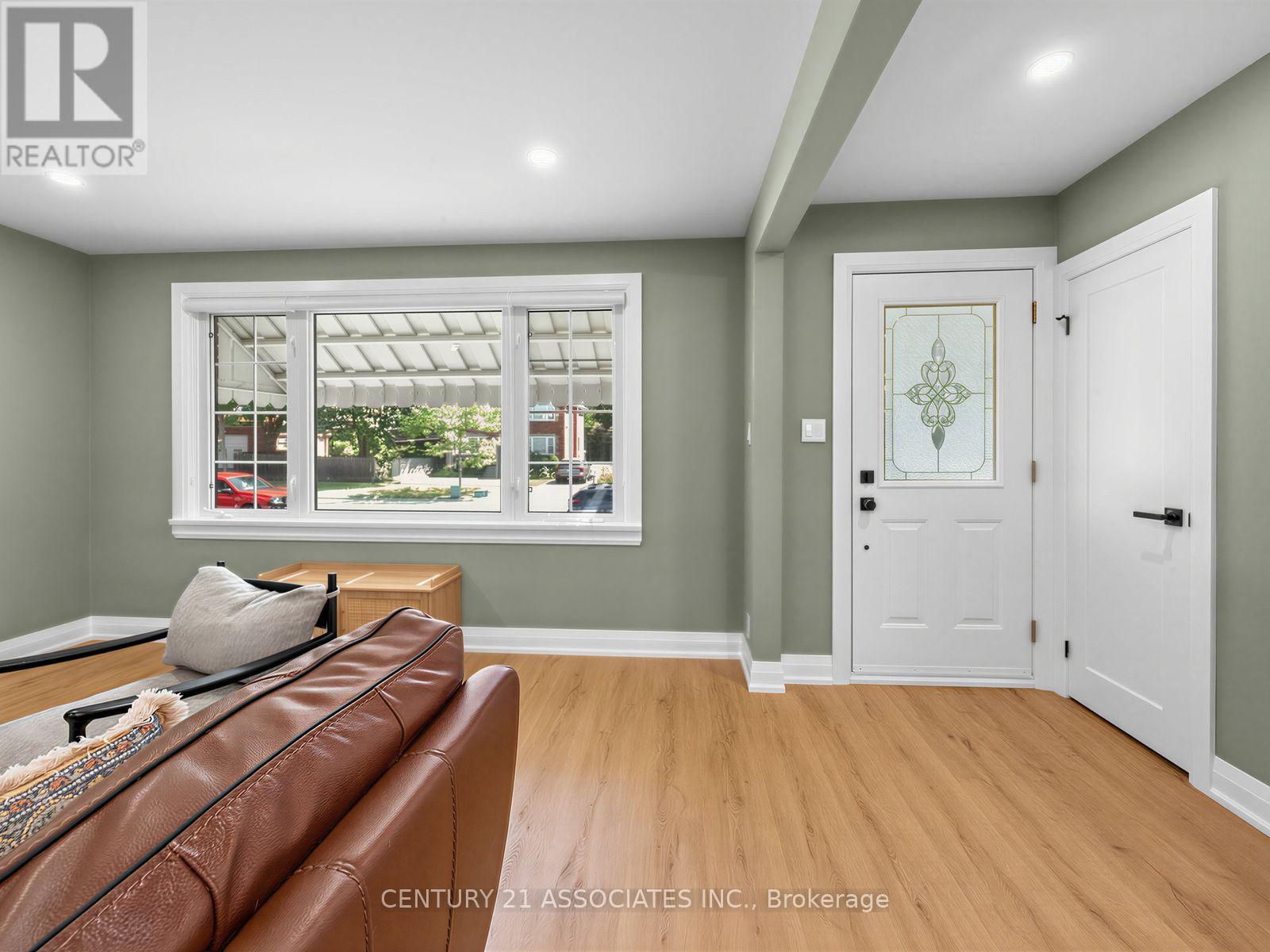 58 CENTRAL PARK BOULEVARD S - 5