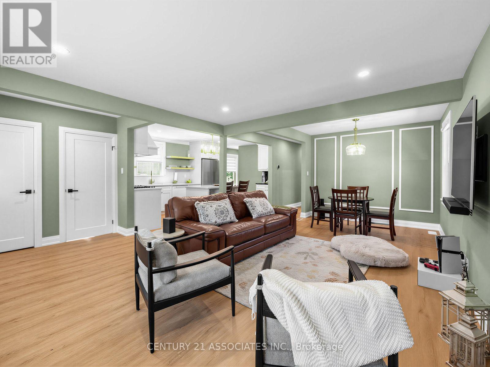 58 CENTRAL PARK BOULEVARD S - 7