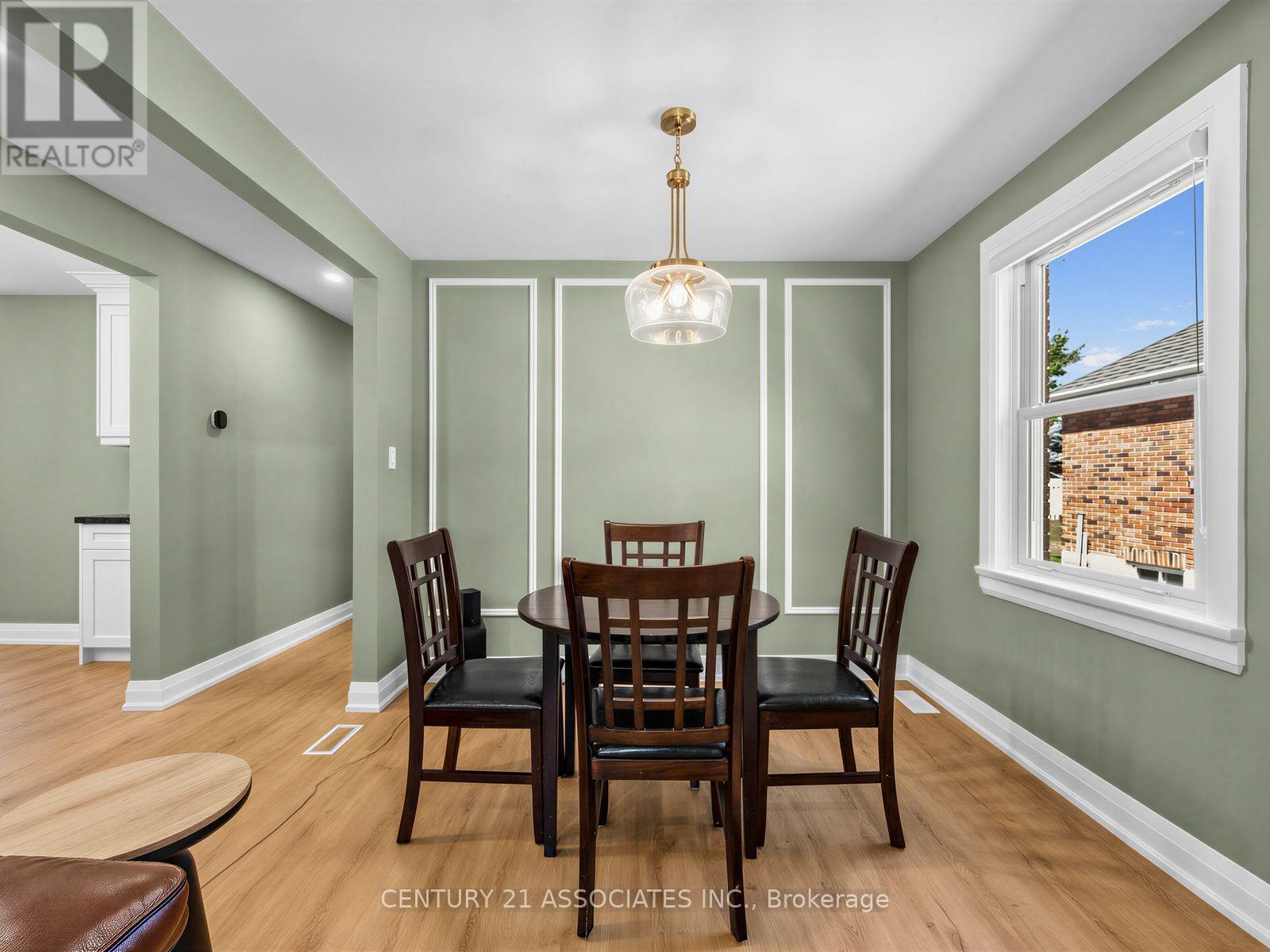 58 CENTRAL PARK BOULEVARD S - 8