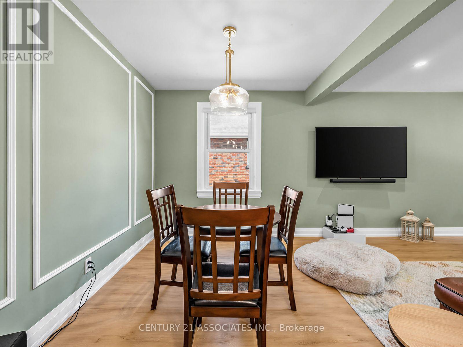 58 CENTRAL PARK BOULEVARD S - 9