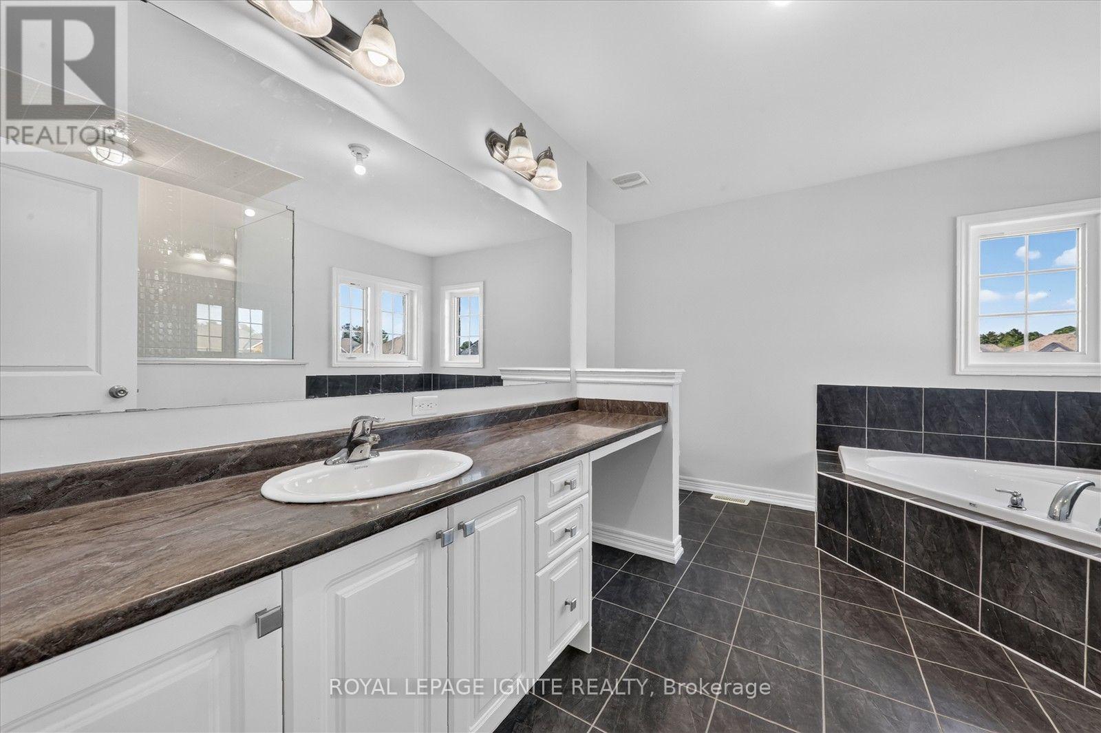 188 DOUGLAS KEMP CRESCENT - 23