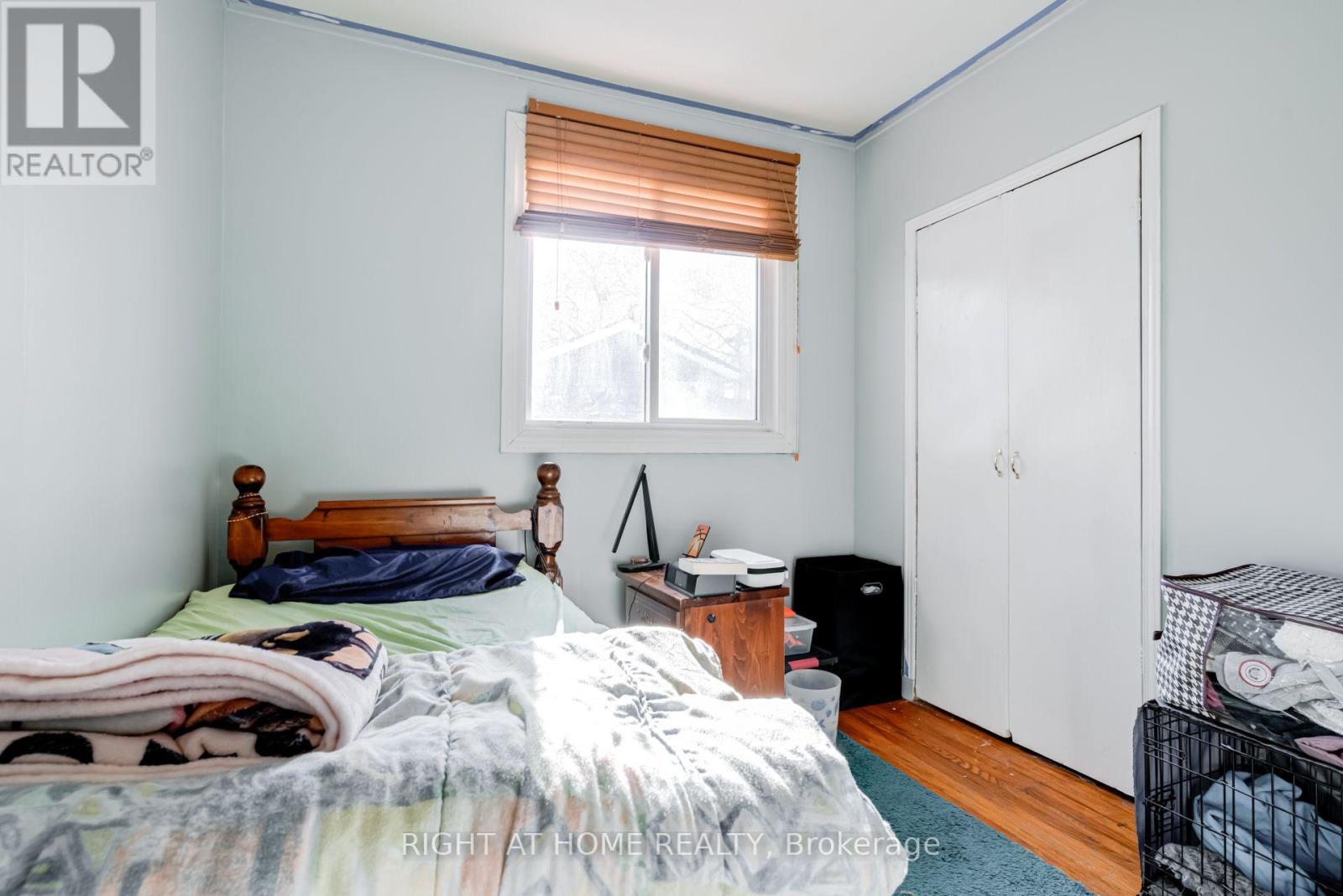 4 LESLIE STREET - 22