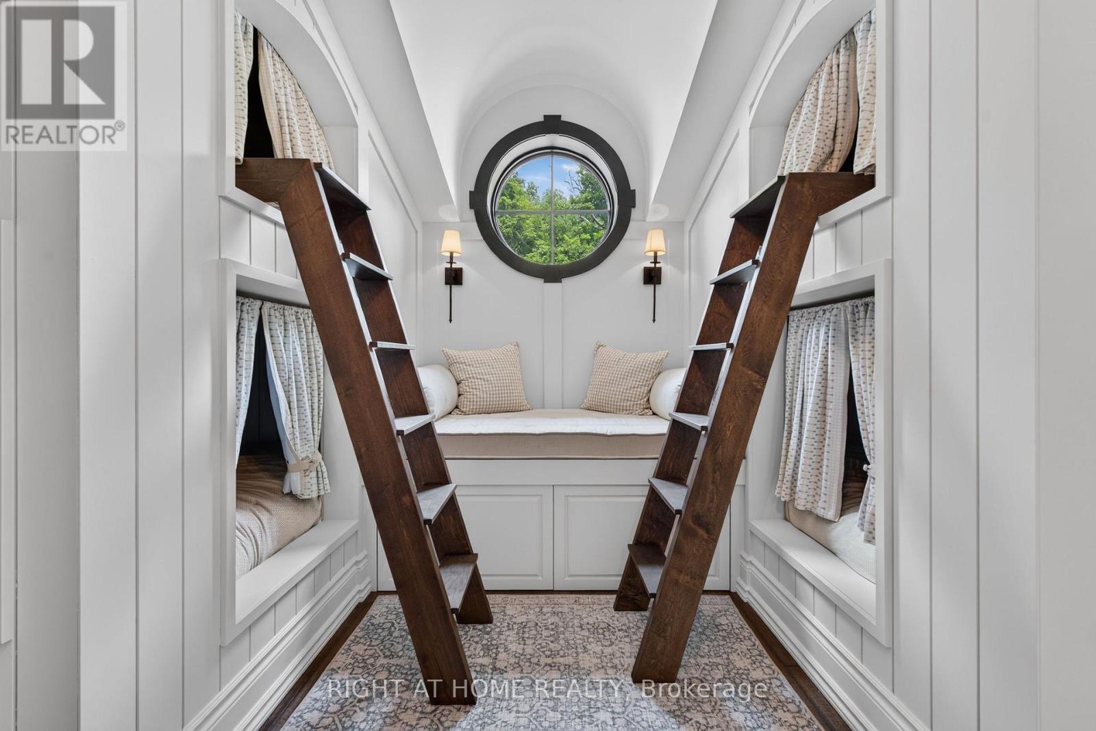 24 KING PITT ROAD - 18
