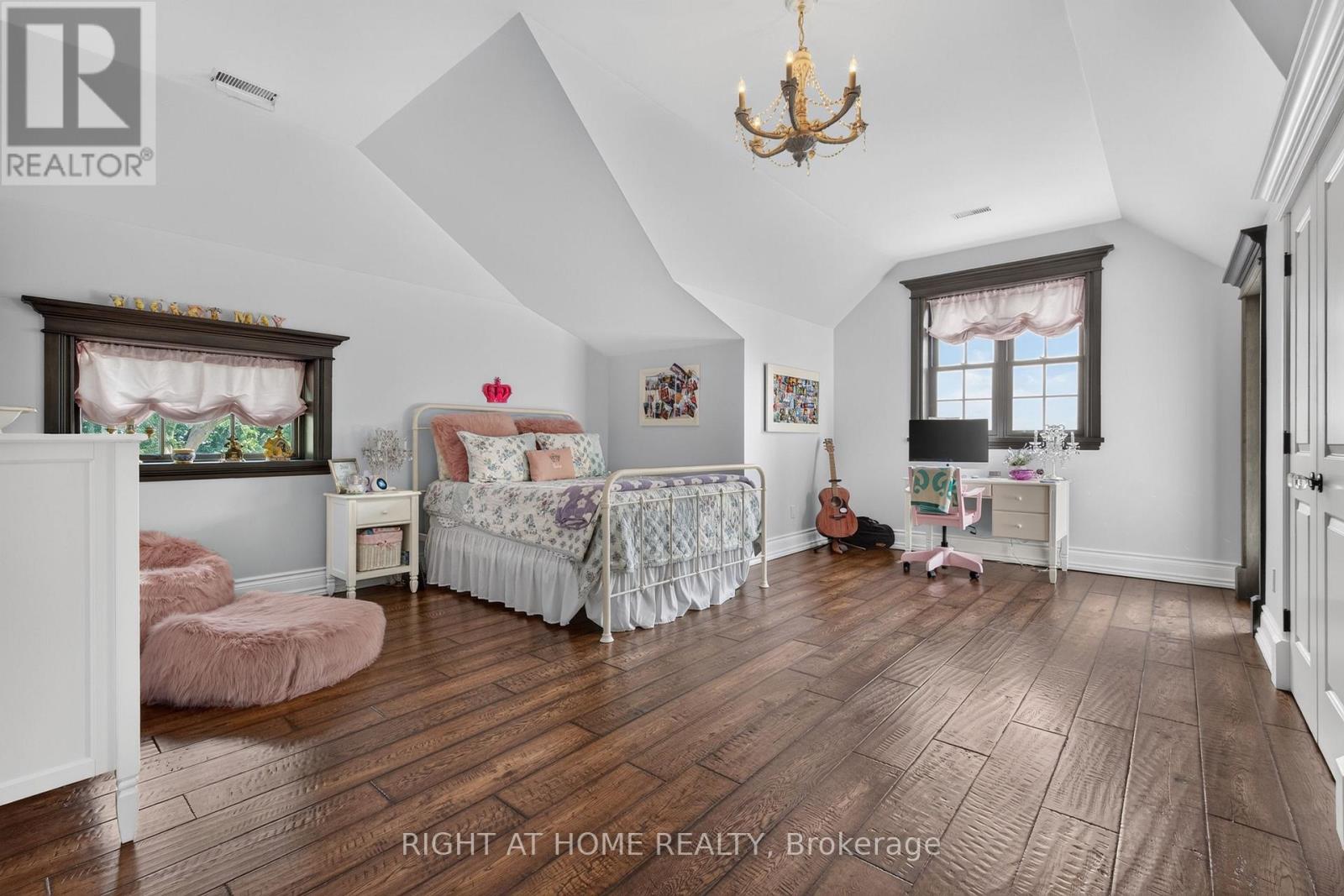24 KING PITT ROAD - 19