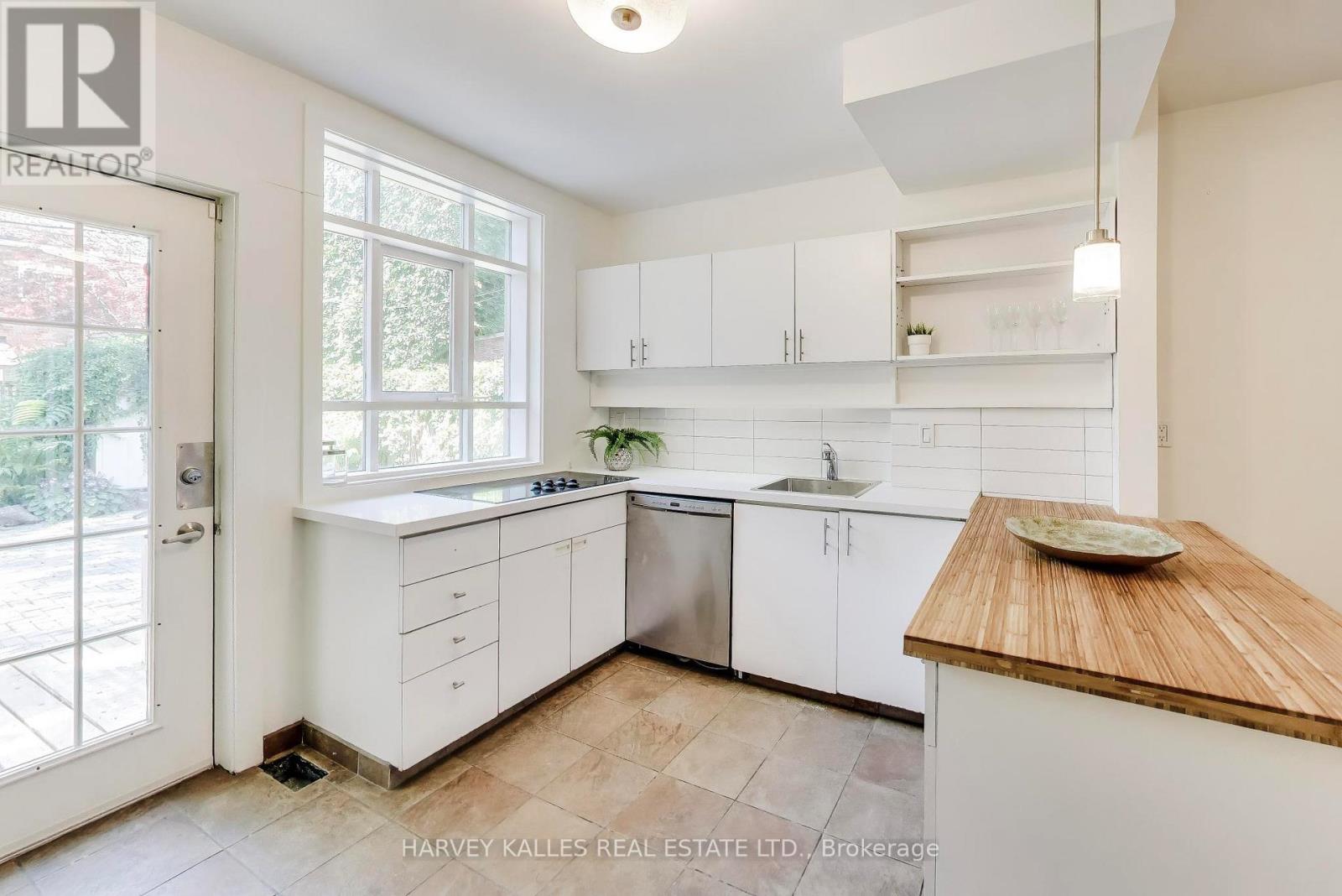318 SUMACH STREET - Image 12