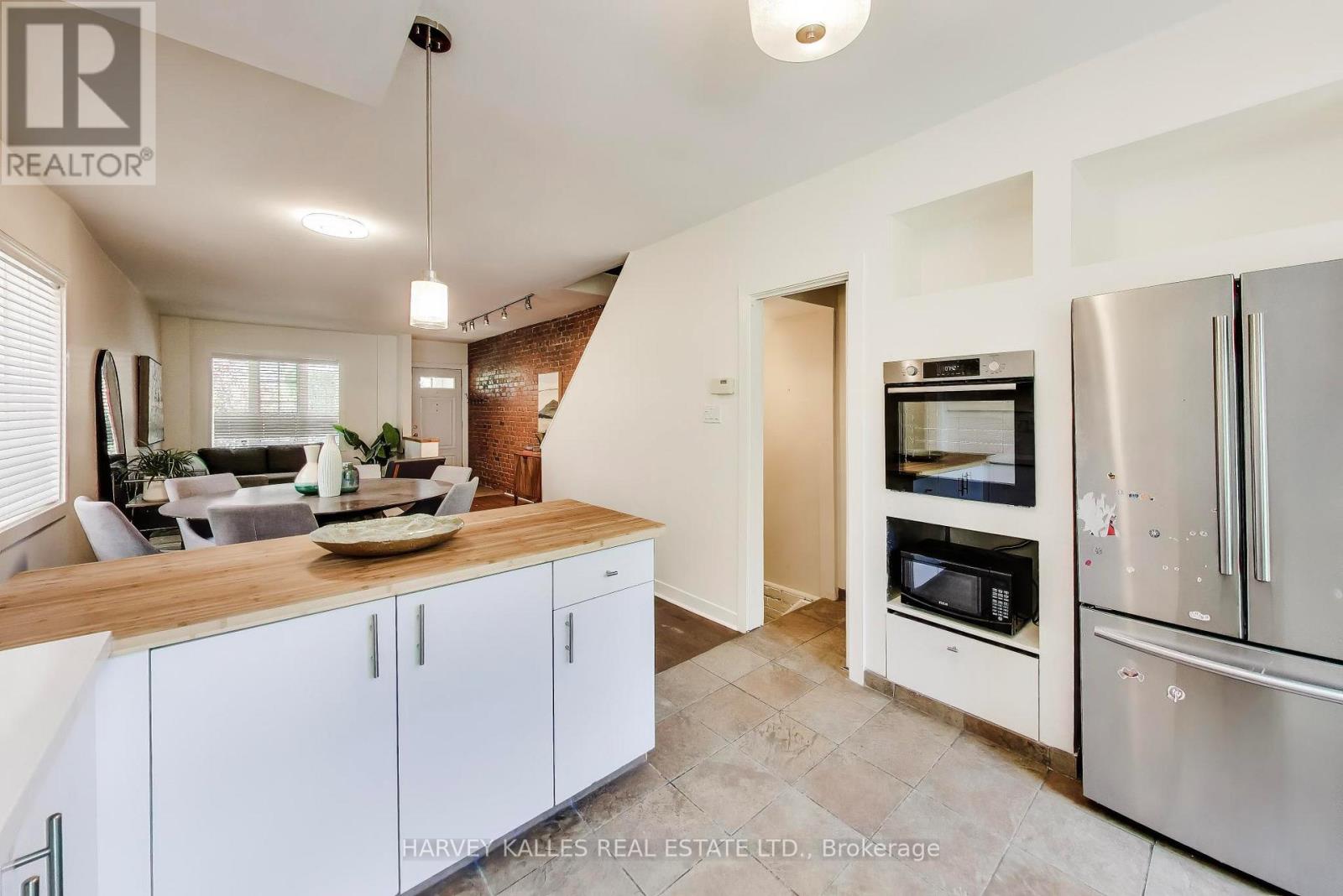 318 SUMACH STREET - Image 13