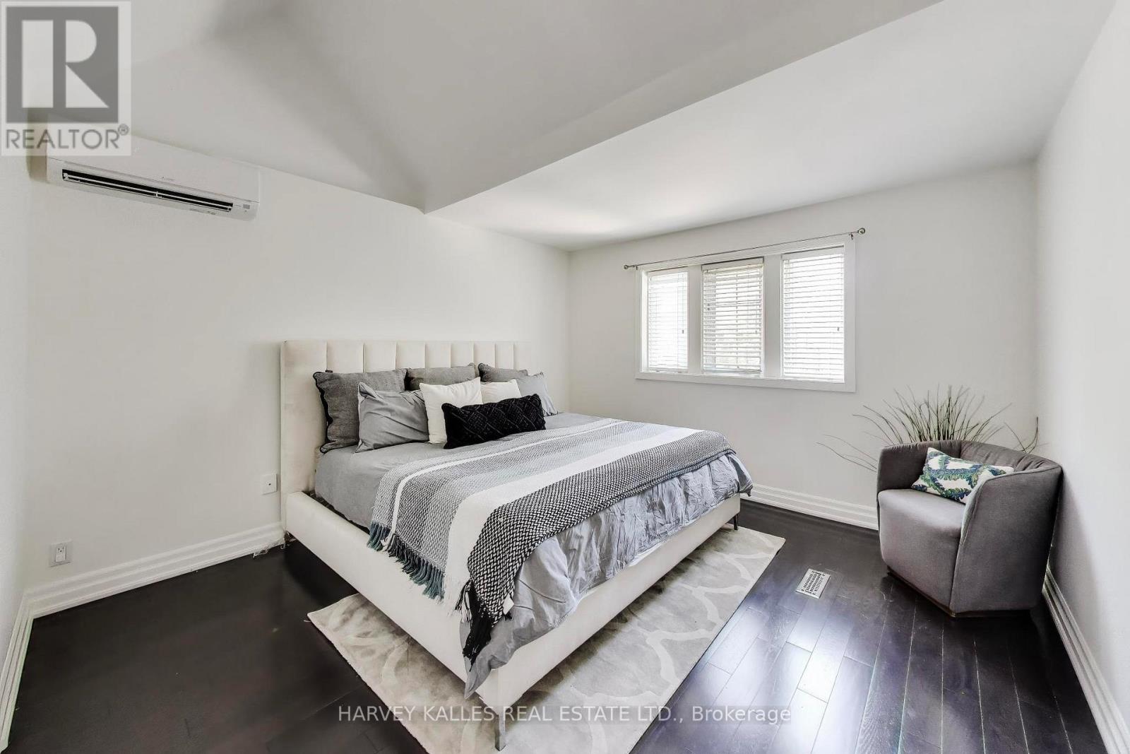 318 SUMACH STREET - Image 15